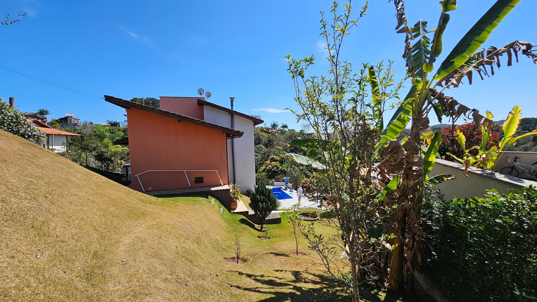 Casa Charmosa com Vista no Condomínio Alpes - Miniatura 10