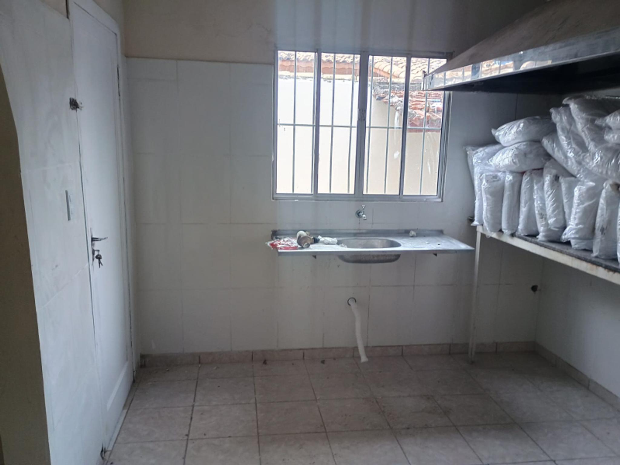 Salão - Rua Dona Laurinda- 2 salas , cozinha e banheiro   - Miniatura 3