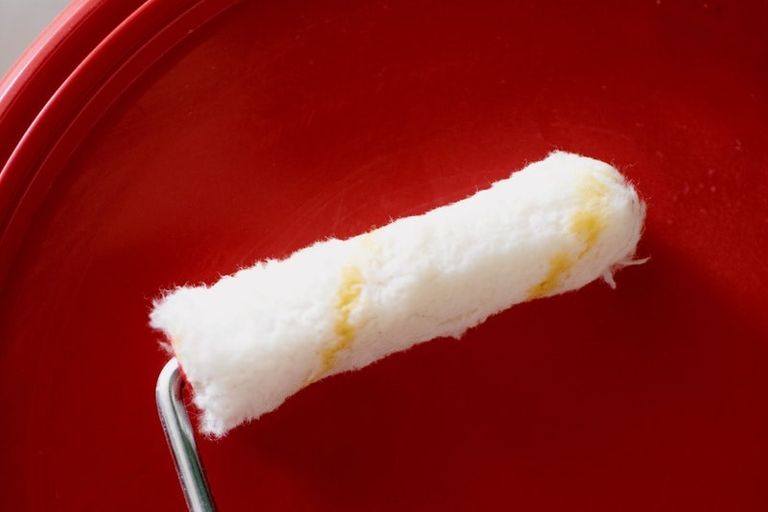 10 Best Brushes for Polyurethane + How to Apply Without Marks