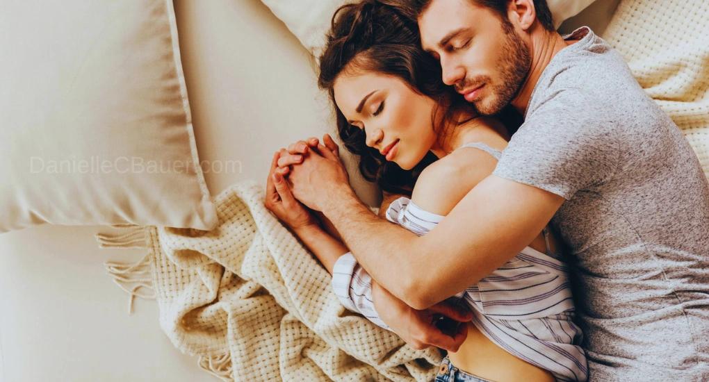 5 Sinais Secretos de Que Ele Pensa em Você e Sente a Sua Falta