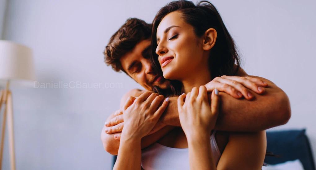 3 Maneiras de Fazer um Homem Te Perseguir Loucamente