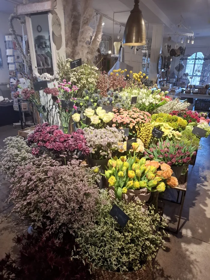 Schnittblumen und Sträuße