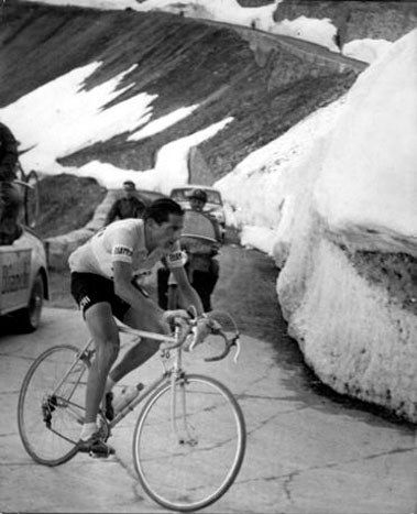 Fausto Coppi sui tornanti dello Stelvio