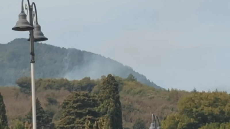 Being Numerous: Averno