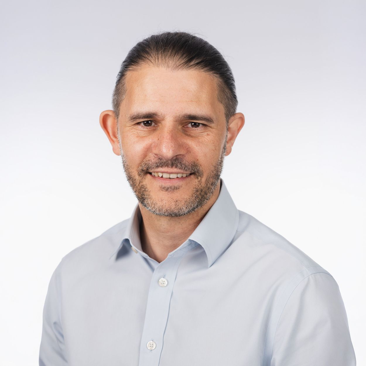 Dr Leo Howden