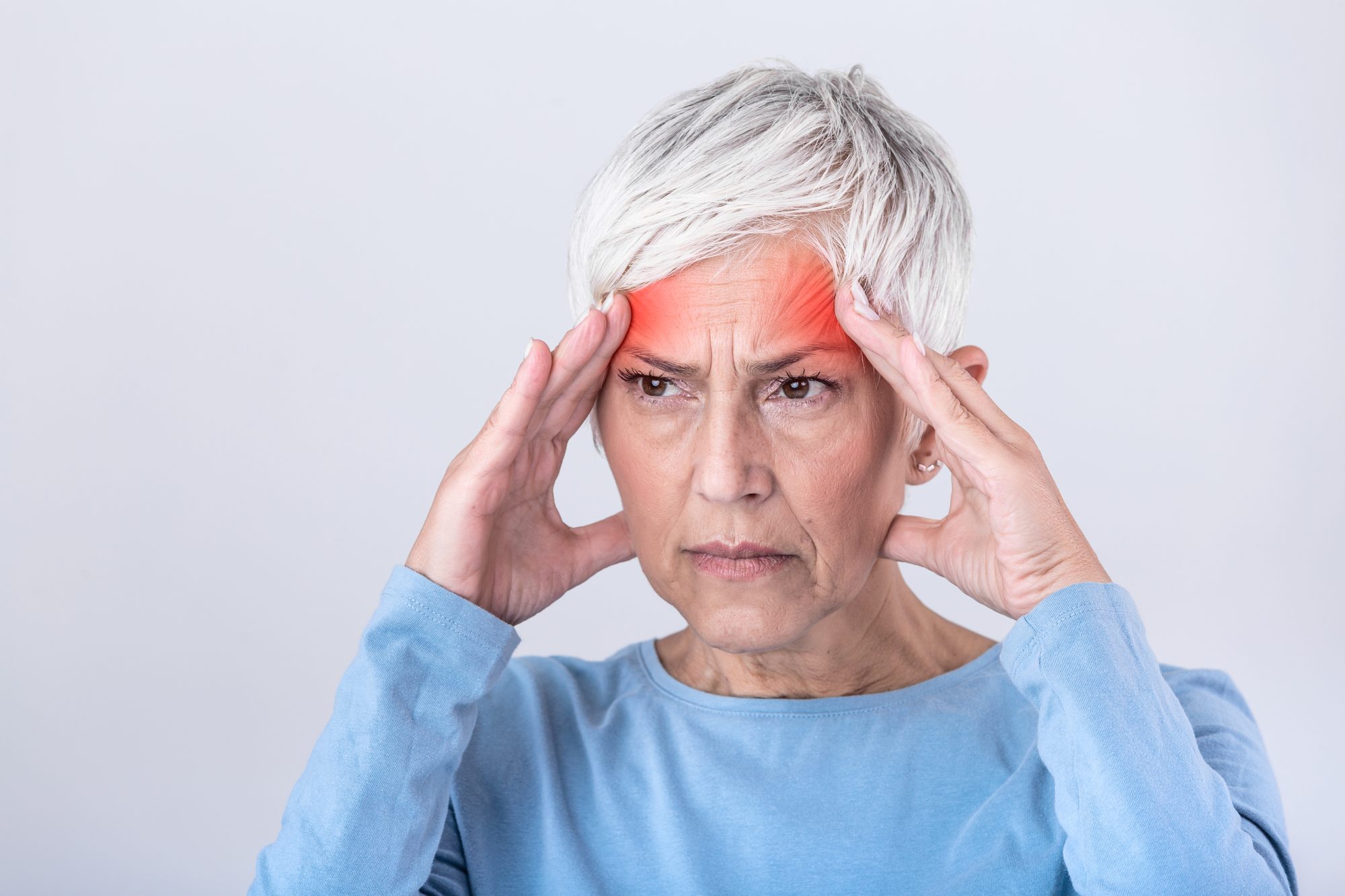 Tengo dolor de cabeza después de tratar un aneurisma: ¿qué cambios debo comunicar?
