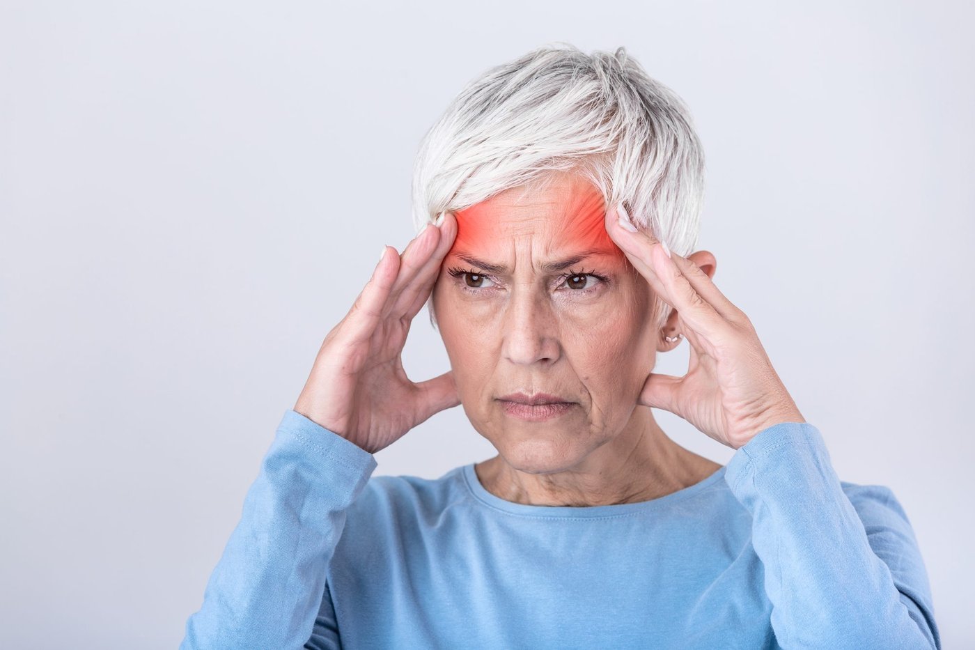 Tengo dolor de cabeza después de tratar un aneurisma: ¿qué cambios debo comunicar?