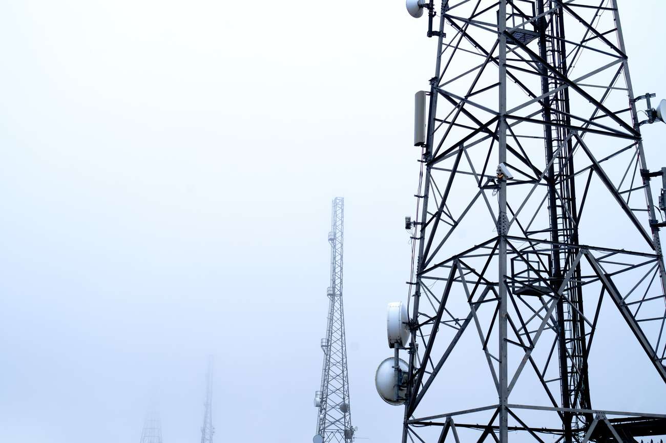 Telecommunications tower