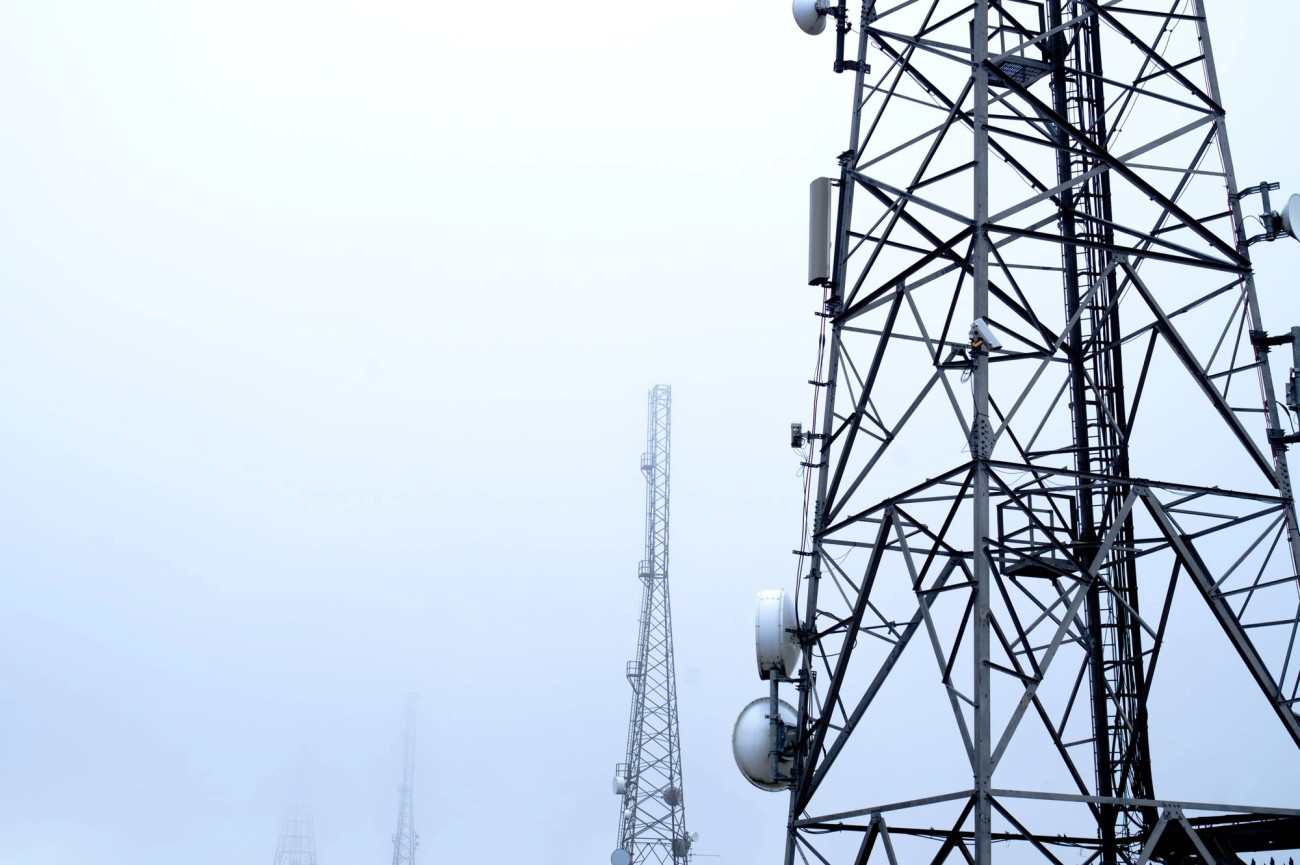 Telecommunications tower