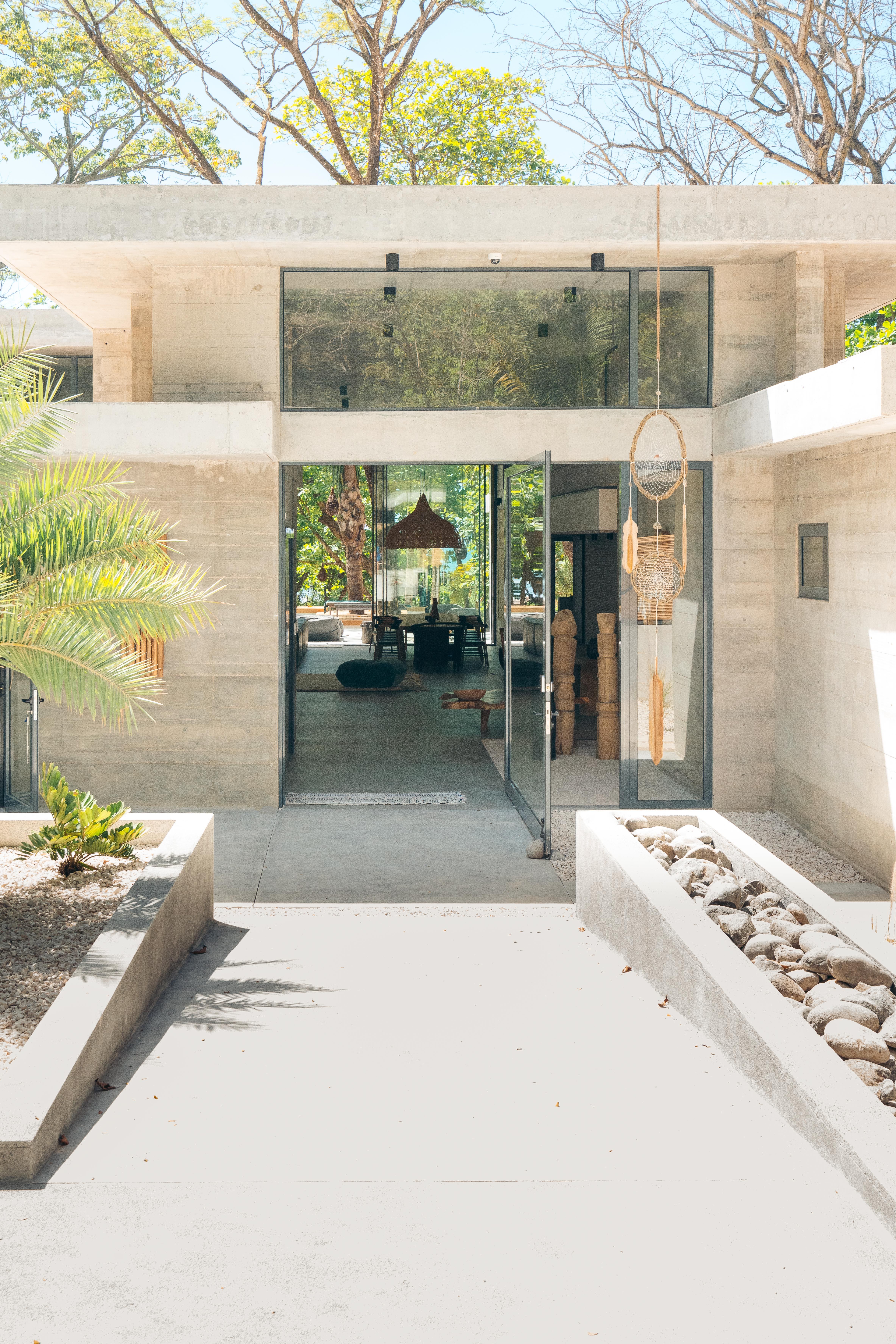 Beachfront Jungle Villa — image 12