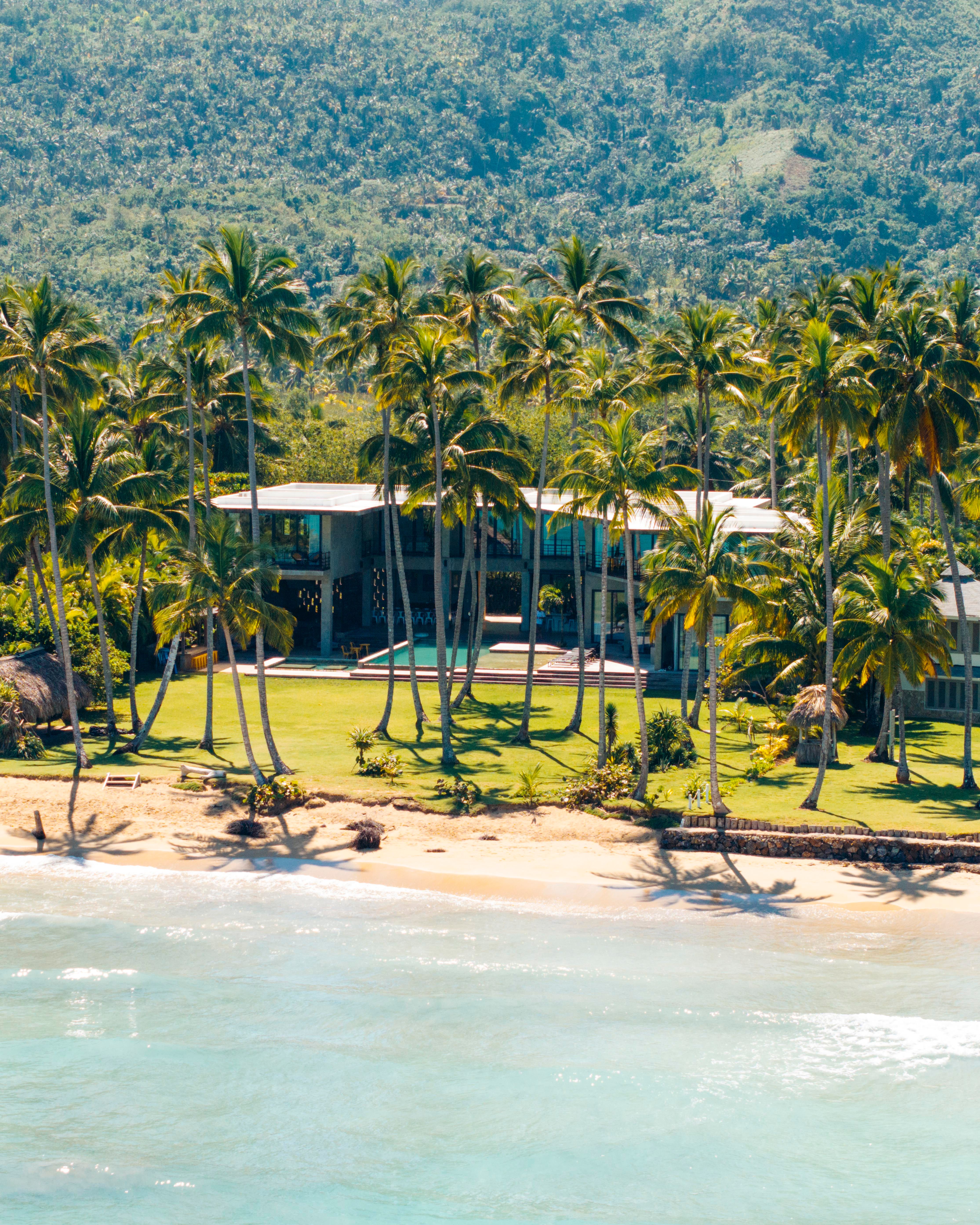 Beachfront Caribbean Villa — image 3