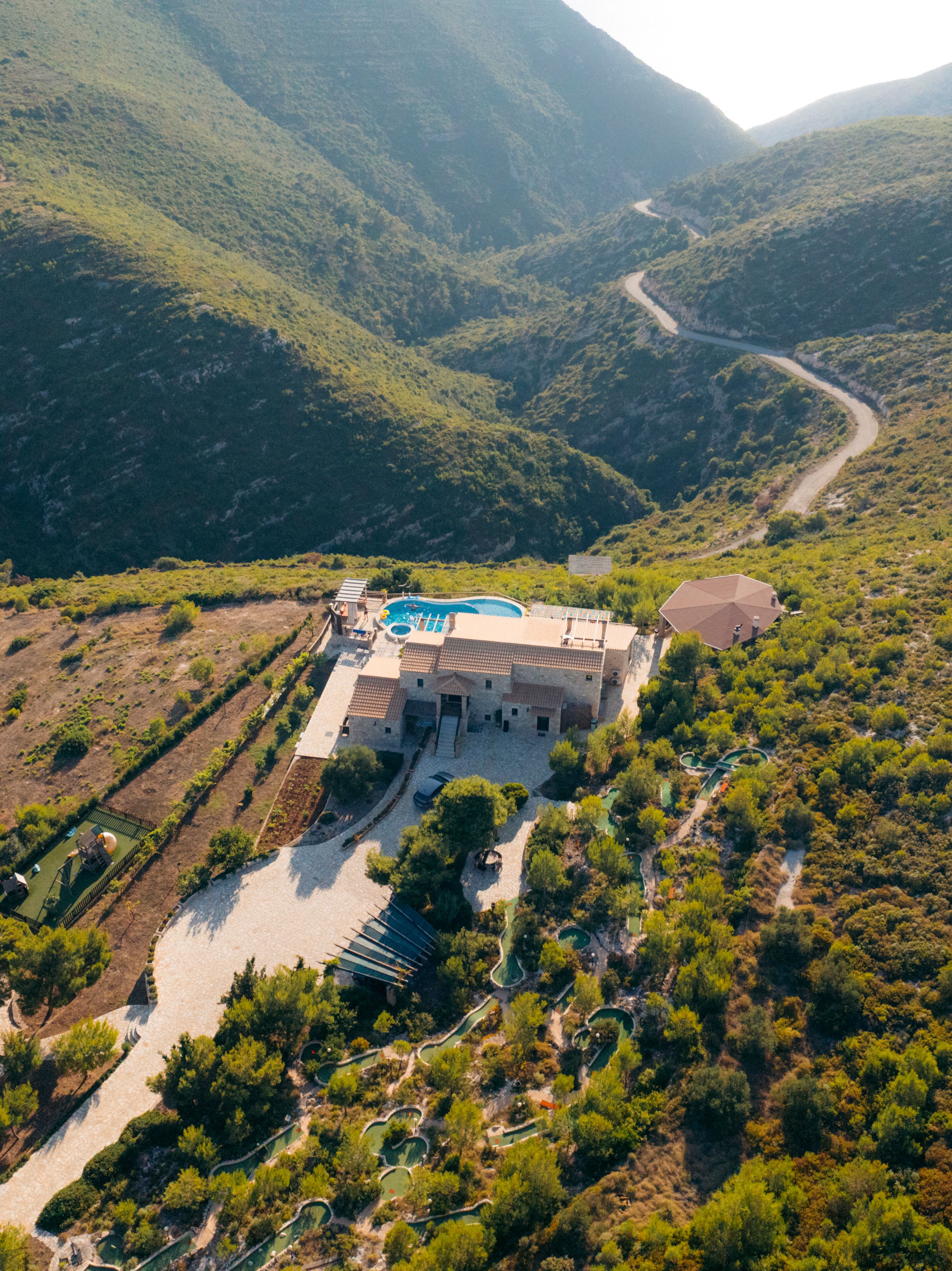 Luxury Clifftop Villa — image 6