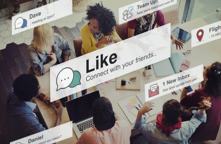Marketing viral con personas compartiendo contenido