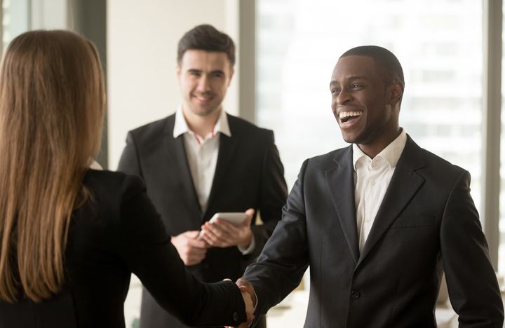 Equipo de Marketing con equipo de ventas