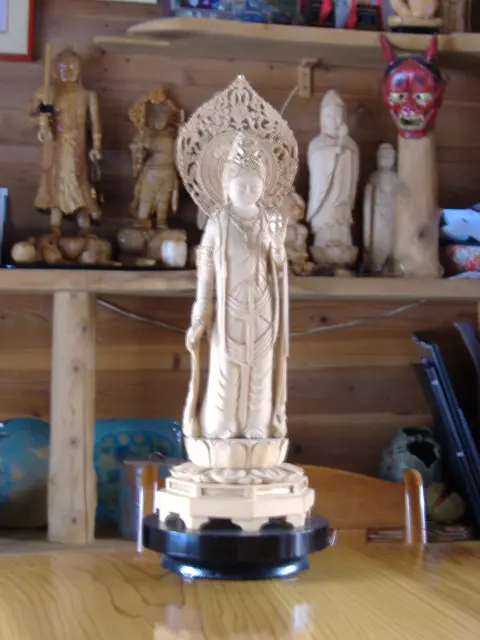 고객님의 조각 작품 루리 관음상