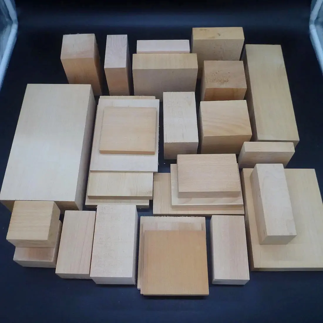 Sculpture Material Kiso Hinoki (Premium Japanese Cypress) End-Cut Pieces, Approximately 5kg Package Overview