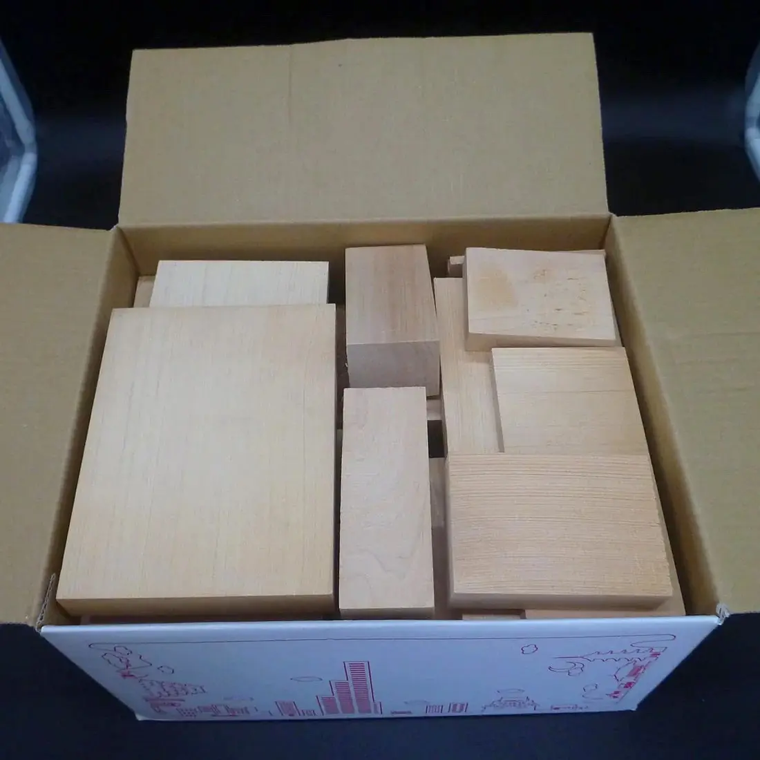 Carving Material Kiso Hinoki (Premium Japanese Cypress) Assorted End-Cut Pieces, Approximately 5kg