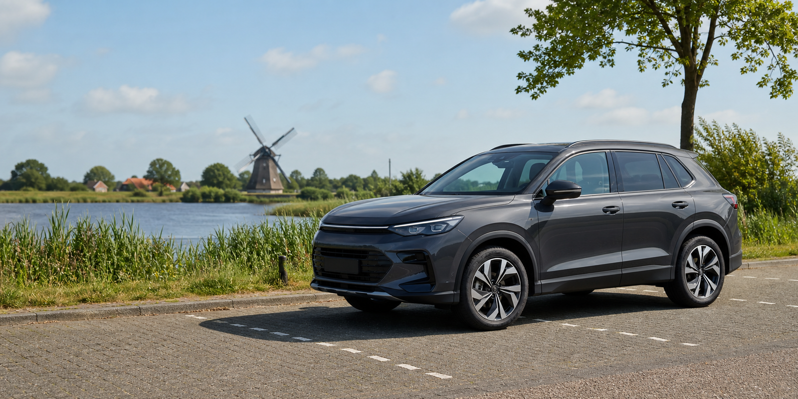 Moderne SUV op een rustige Nederlandse locatie, passend bij een blog over waarom je een SUV zou leasen
