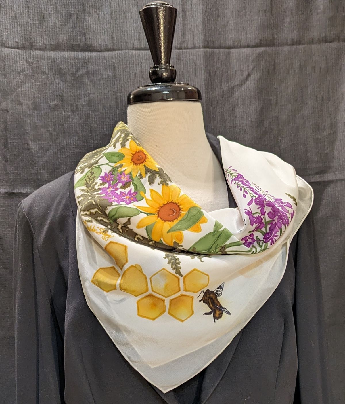Honeycomb, Bees, Flowers — image 3