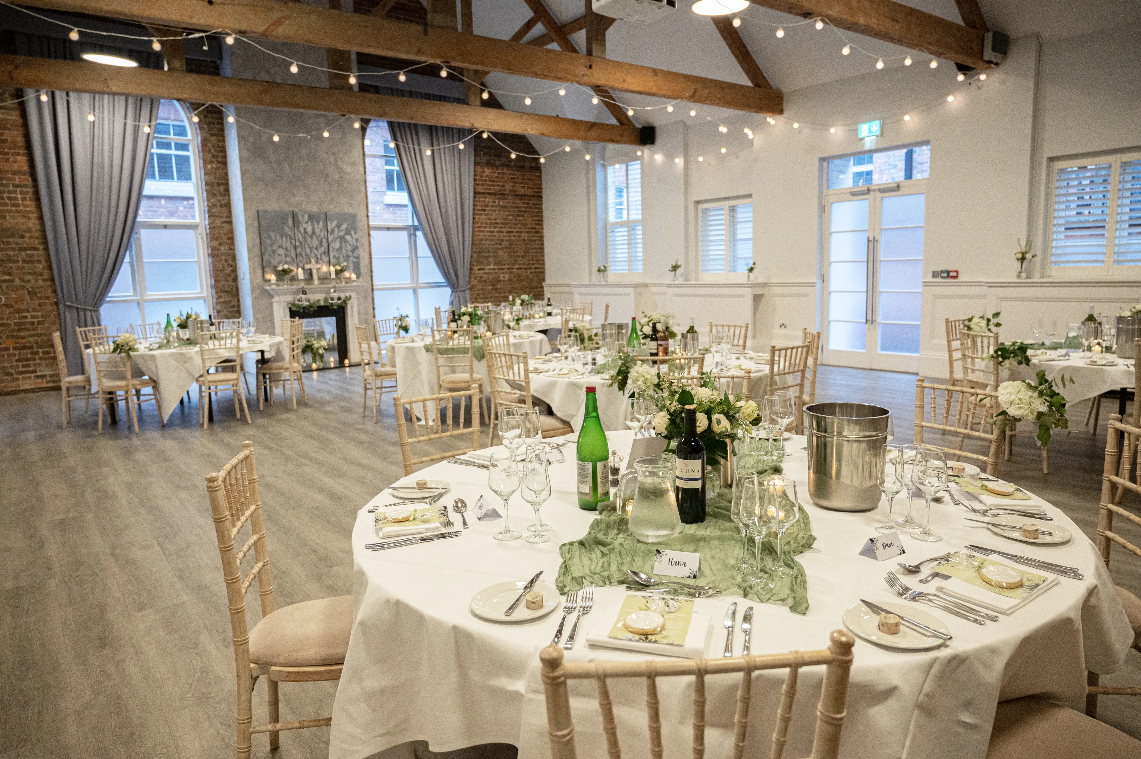 Elegant wedding reception table setting