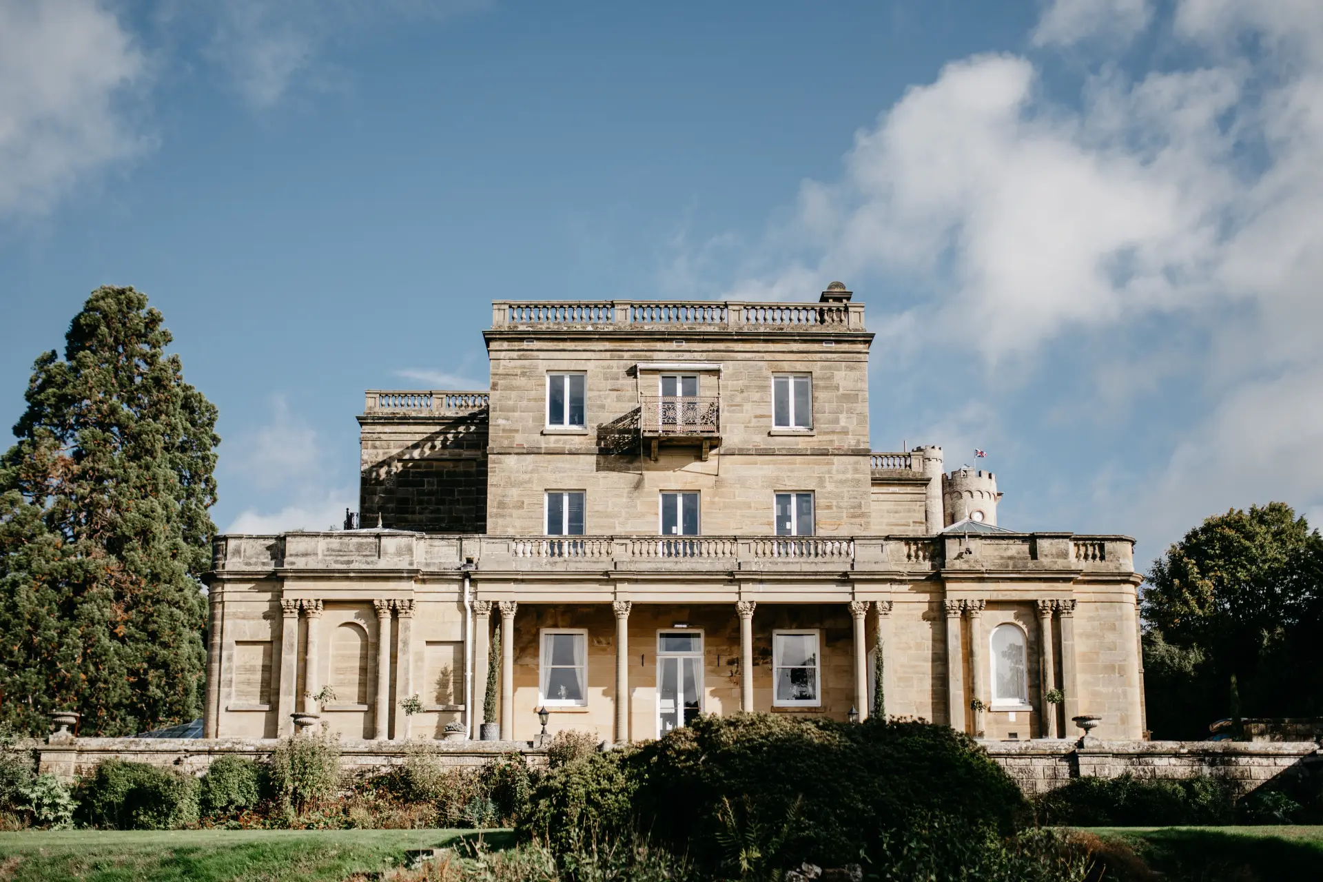 The grand exterior of Salomons Estate, a historic venue for meetings and conferences