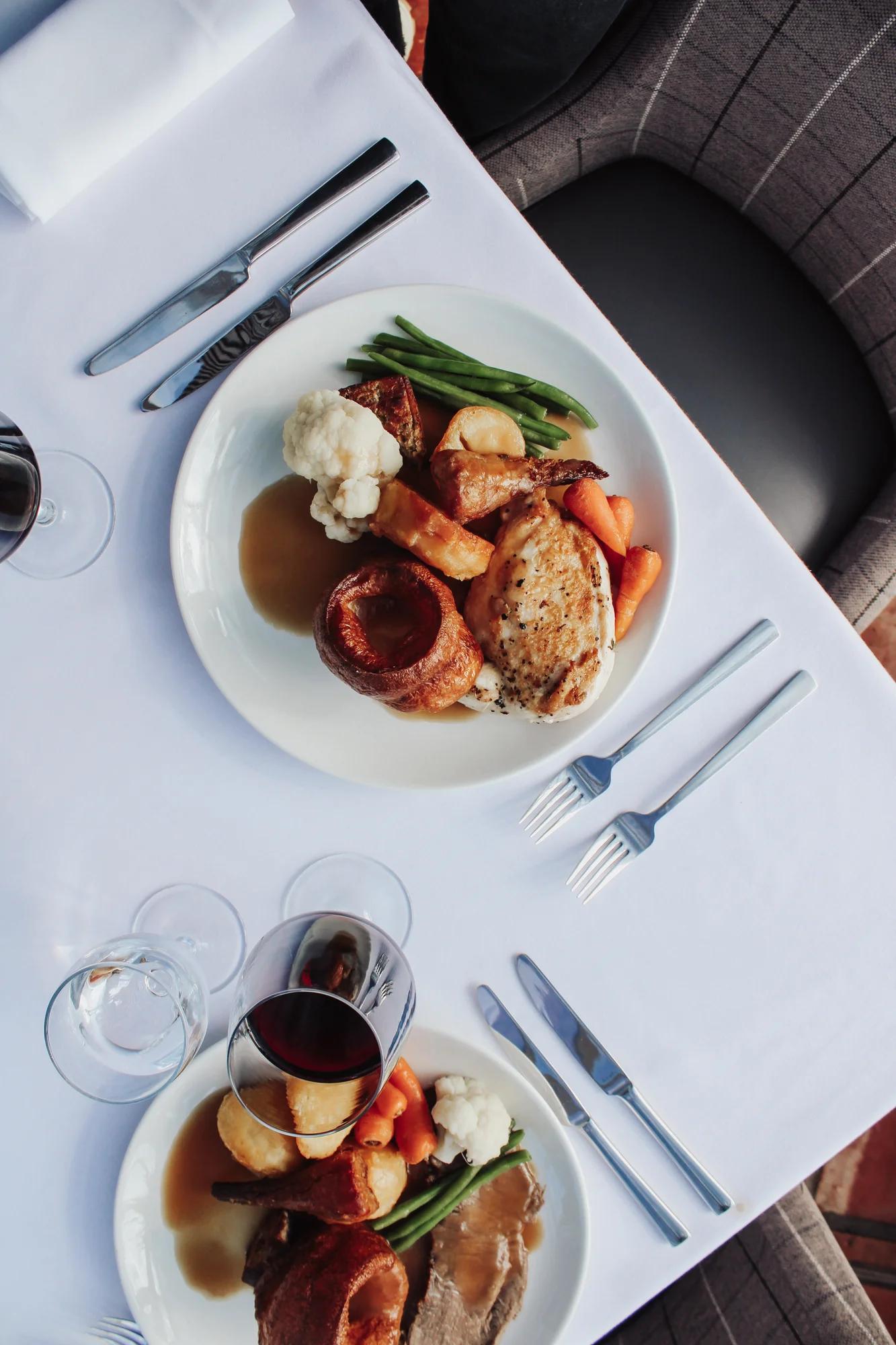 Elegant dining at Salomons Estate