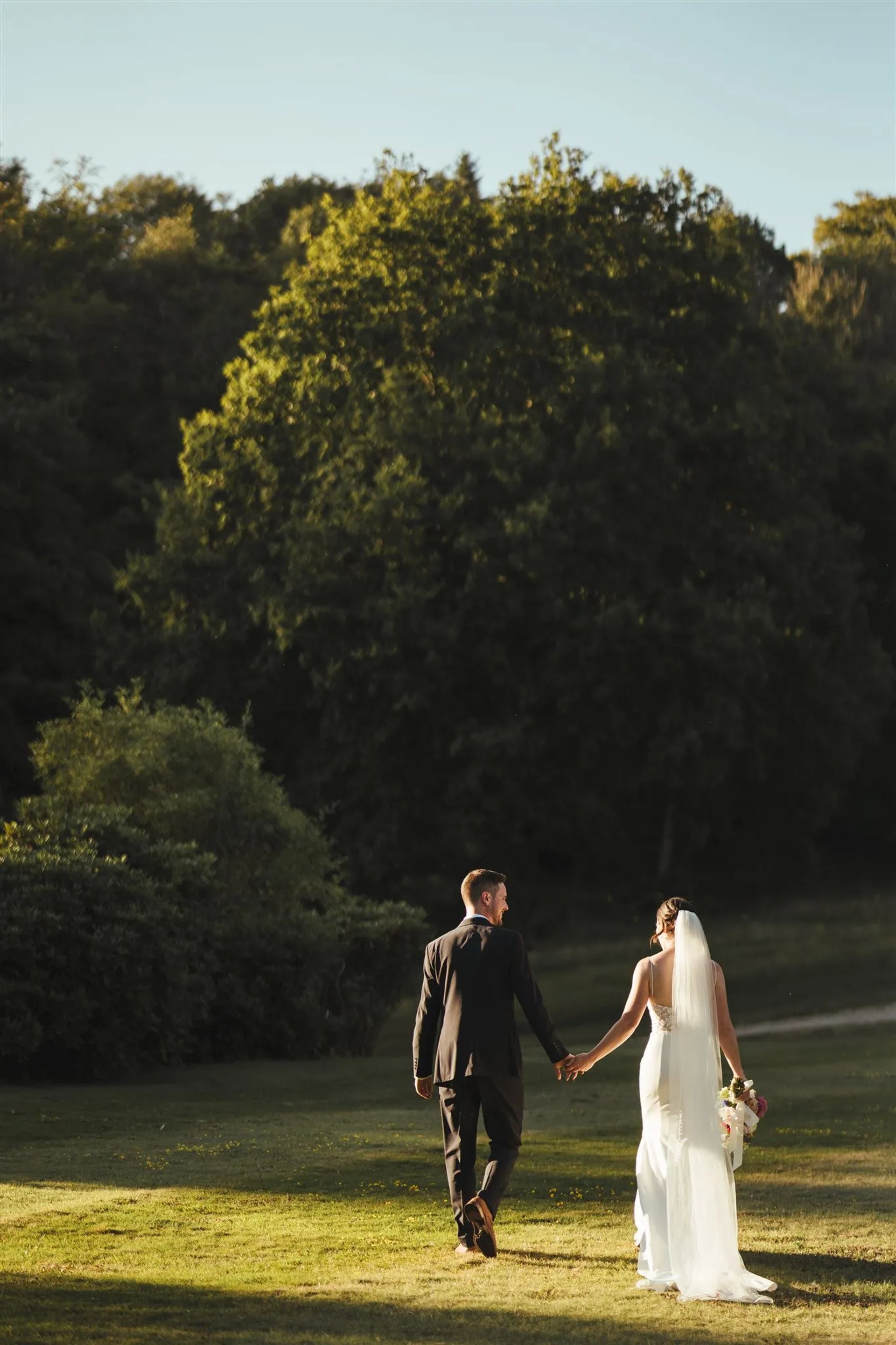 Romantic wedding moment at Salomons
