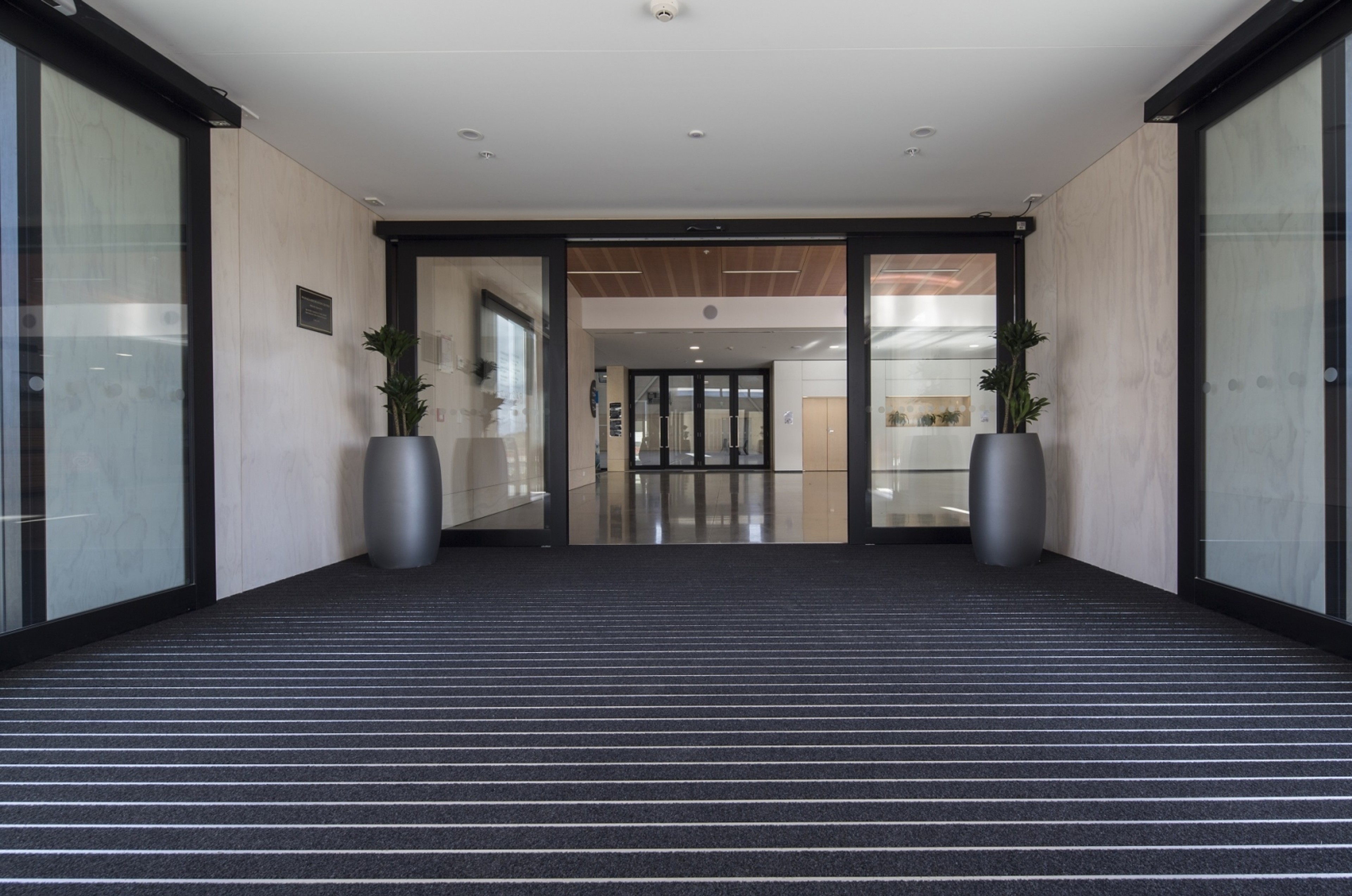 article-why-commercial-entrance-matting-key-building-safety--gwp4744