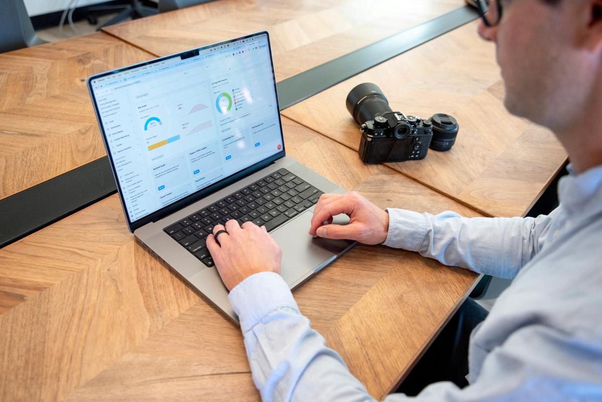 Backlinks for Photographers: SEO Link Building Guide