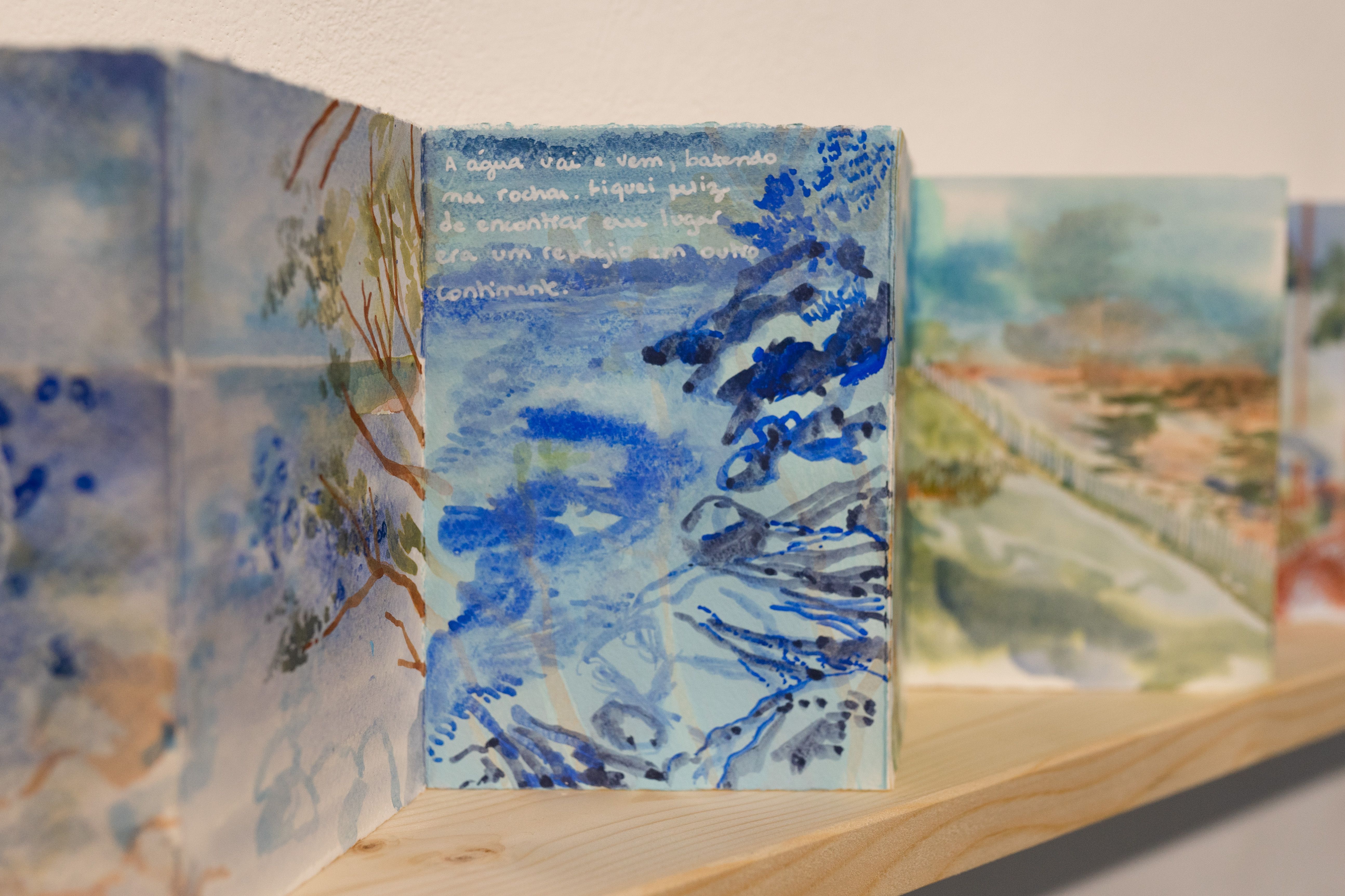 Gabriela Lima da Cunha, In mir drin ist eine Landschaft, 2021, Künstlerbuch aus Aquarell und Gouache auf Papier, 15 × 140cm