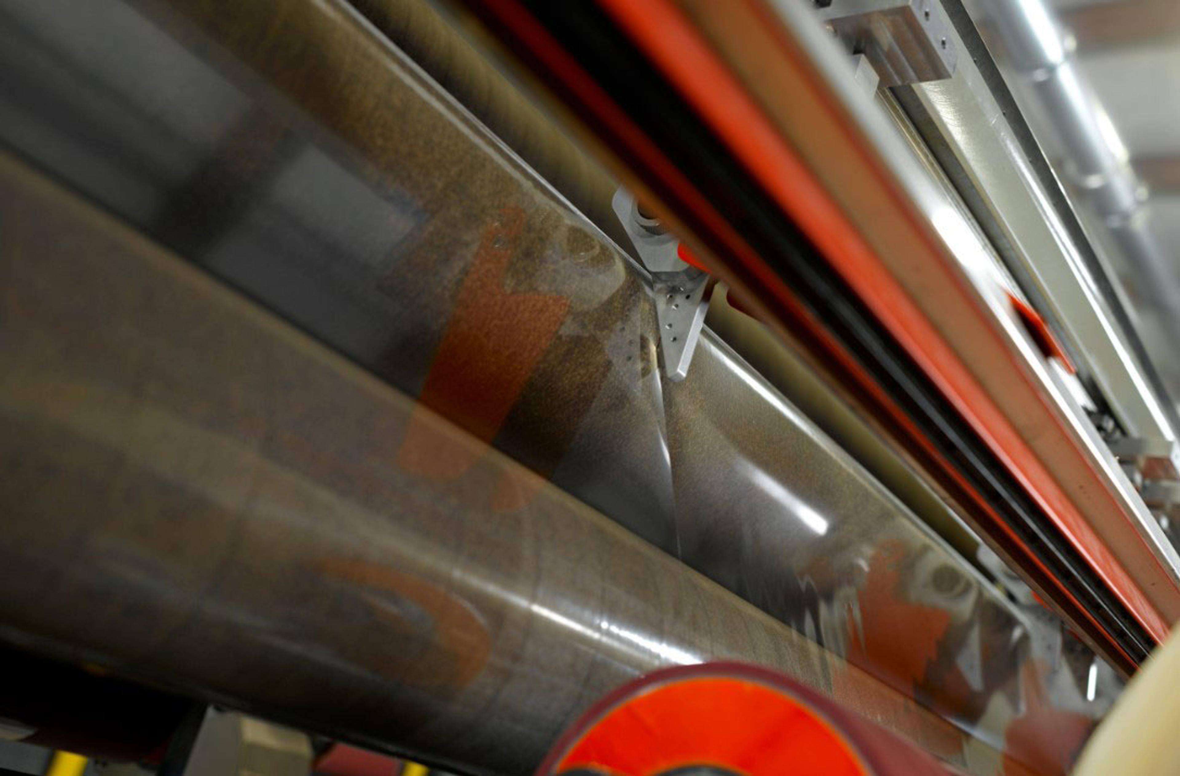 blade for flexible film toll slitting