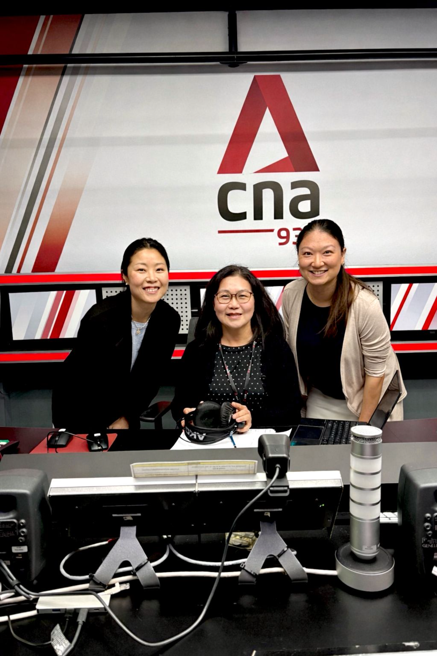 Laura Lee at CNA938