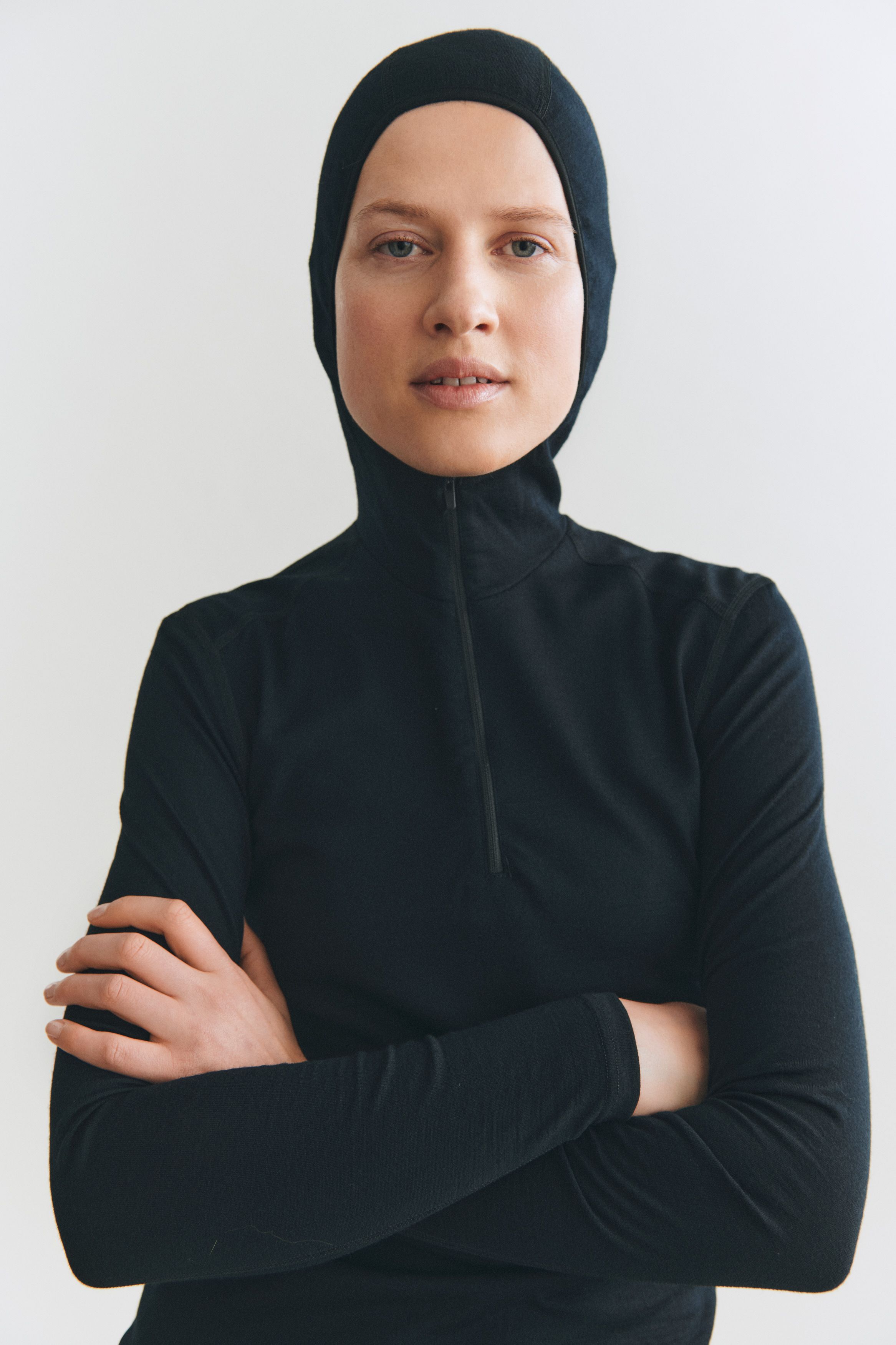 Woman standing in a DILLING balaclava