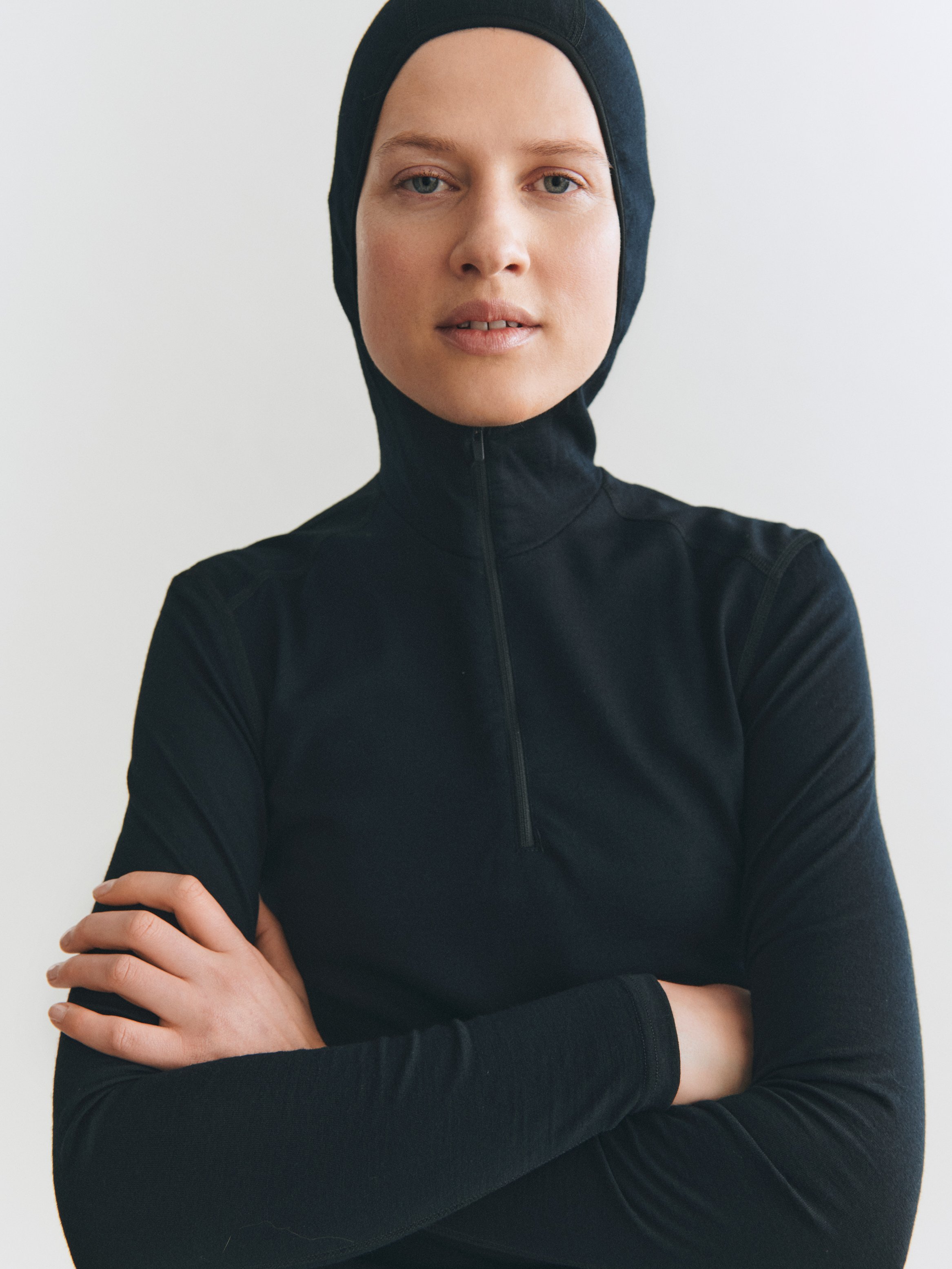 Woman standing in a DILLING balaclava