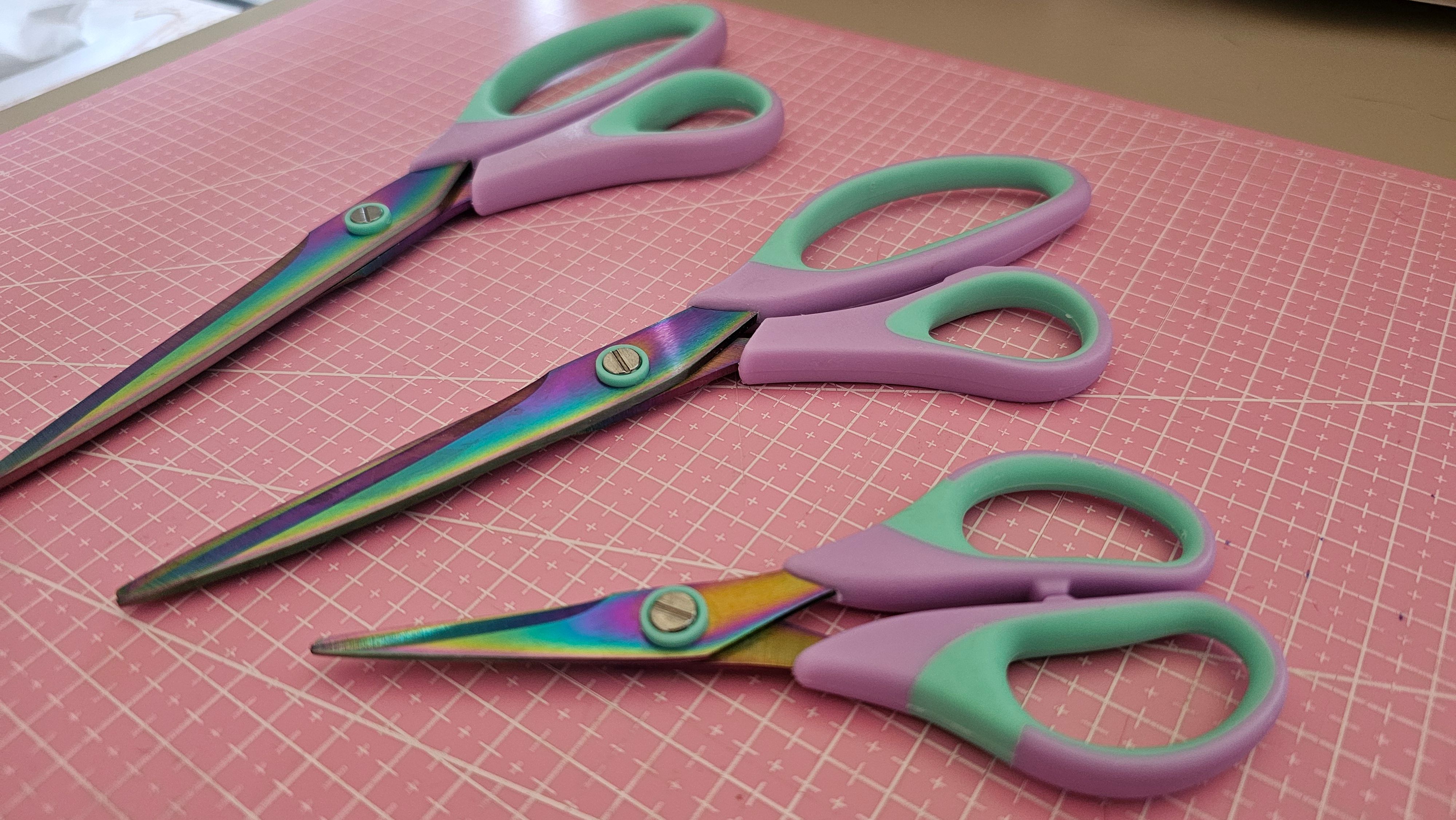 Imagen de un kit de mis 3 tijeras ideales para papelería