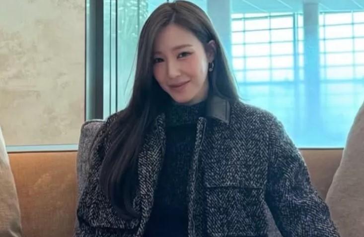 Tiffany SNSD Tulis Sebuah Surat Setelah Kabar Percintaannya dengan Aktor Byun Yohan Terungkap