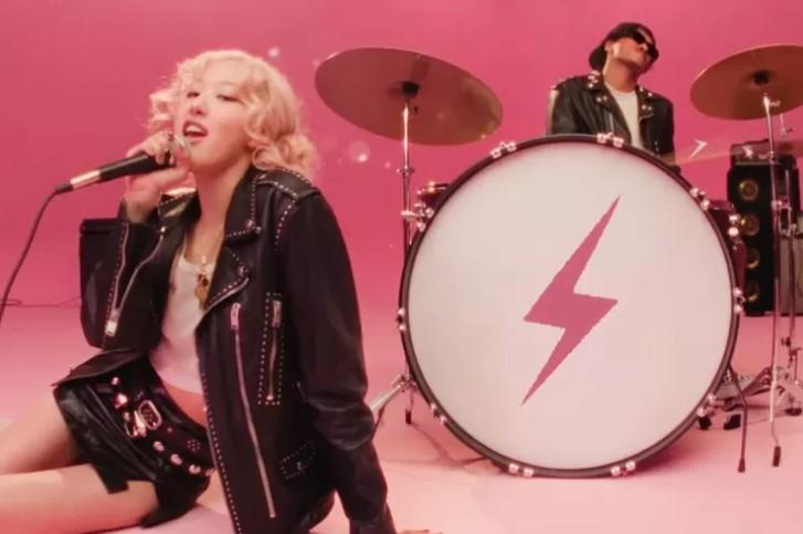 Cetak Sejarah Baru di YouTube! Lagu APT Milik Rose BLACKPINK Kini Berhasil Capai 2,1 Miliar Views