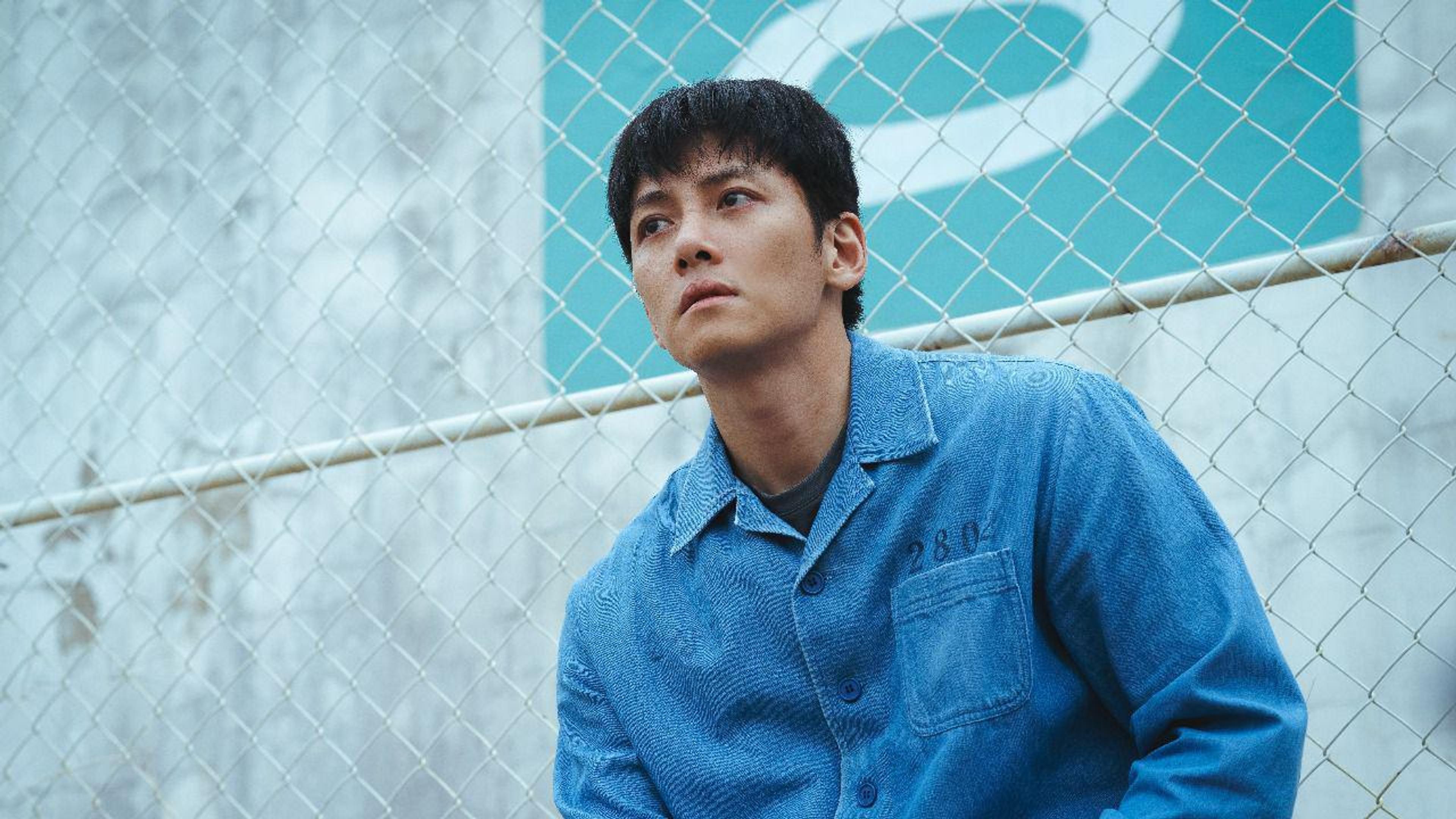 Ji Chang Wook Ungkap Perbedaan Aktingnya di Film Fabricated City dan Drakor The Manipulated