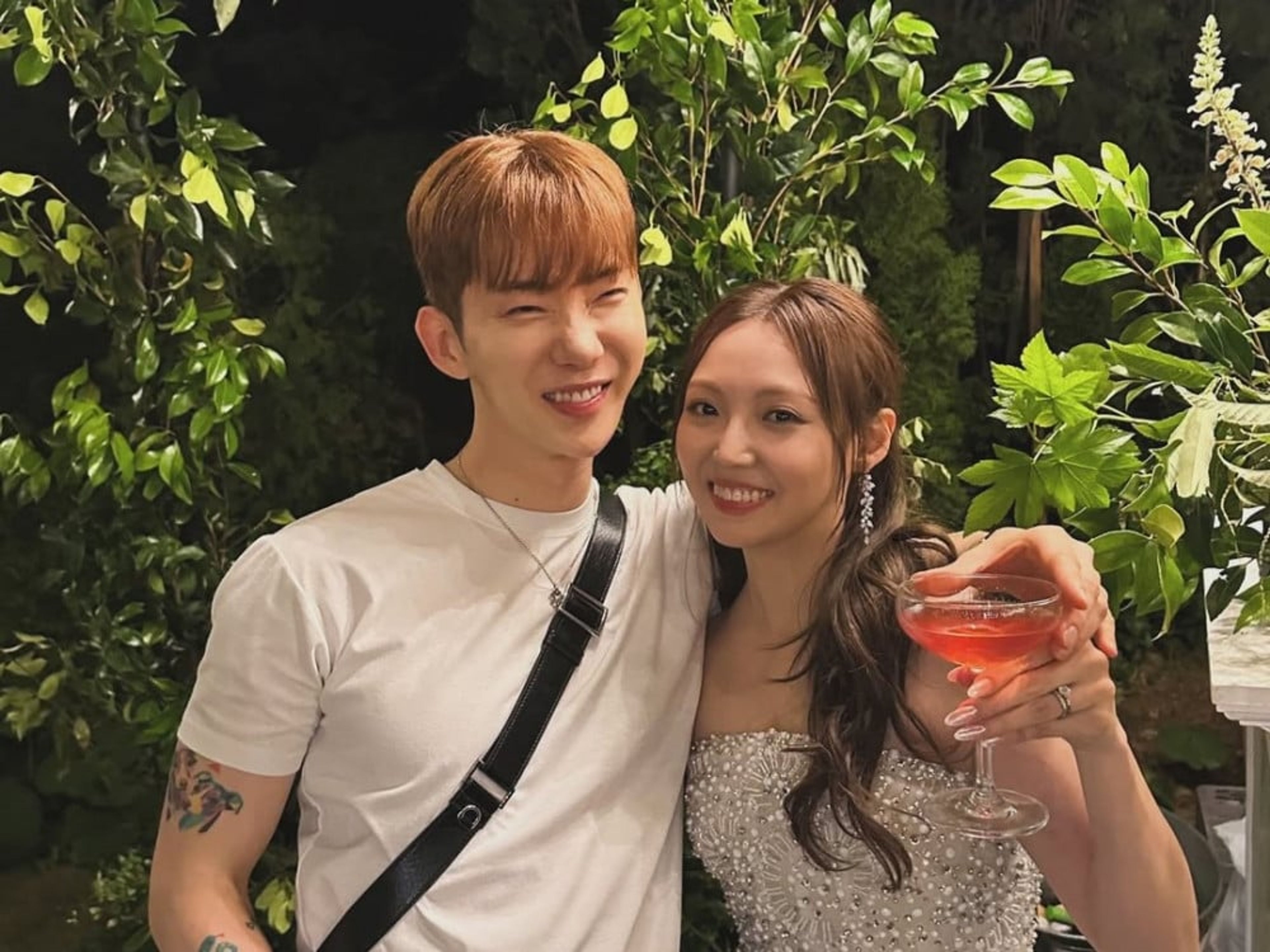Jo Kwon catches third bouquet at wedding of former miss A member Min