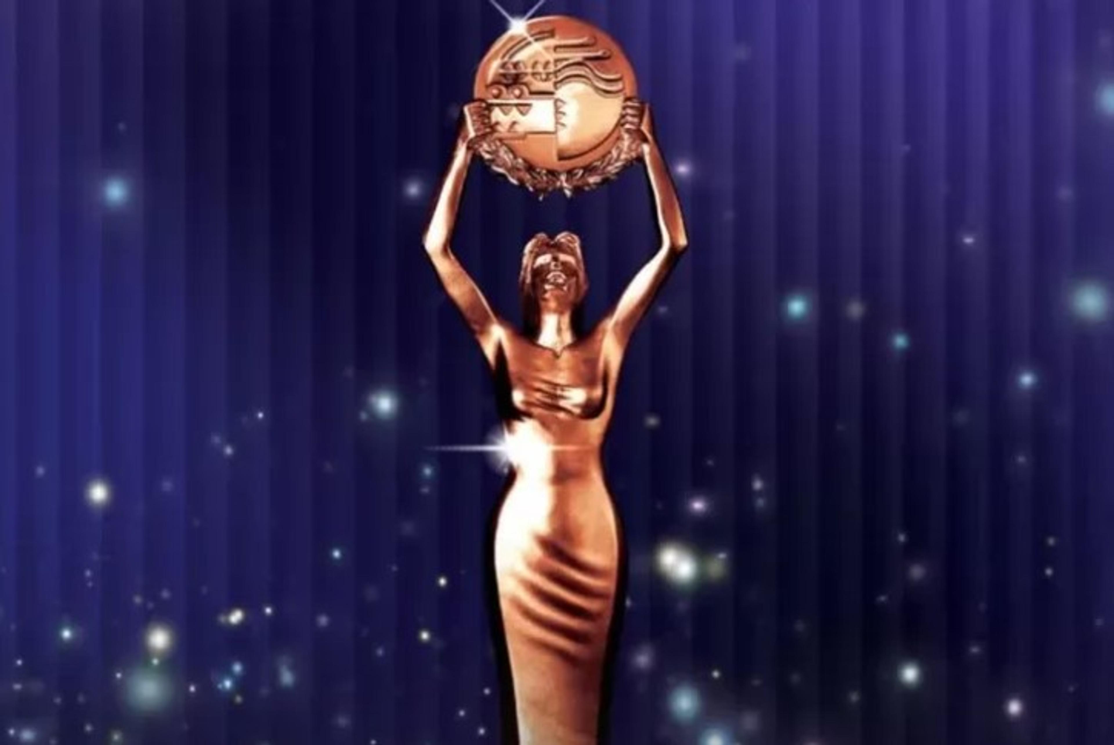 Son Yejin dan Hyun Bin Naik Panggung Bareng! Berikut Daftar Para Pemenang The 46th Blue Dragon Film Awards