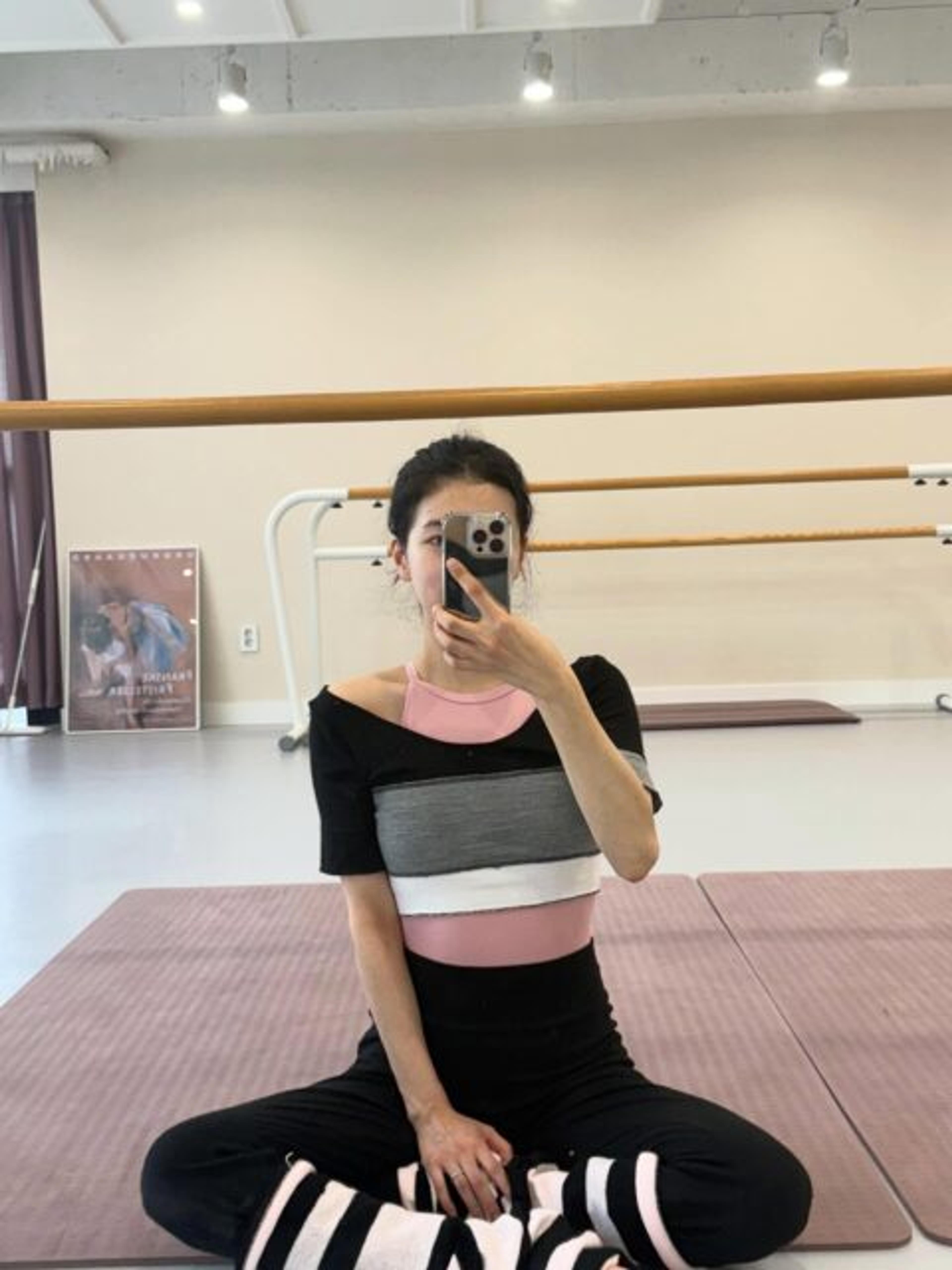 Suzy Pukau Penggemar dengan Foto Terbaru yang Tampilkan Fleksibilitas Tubuhnya yang Luar Biasa