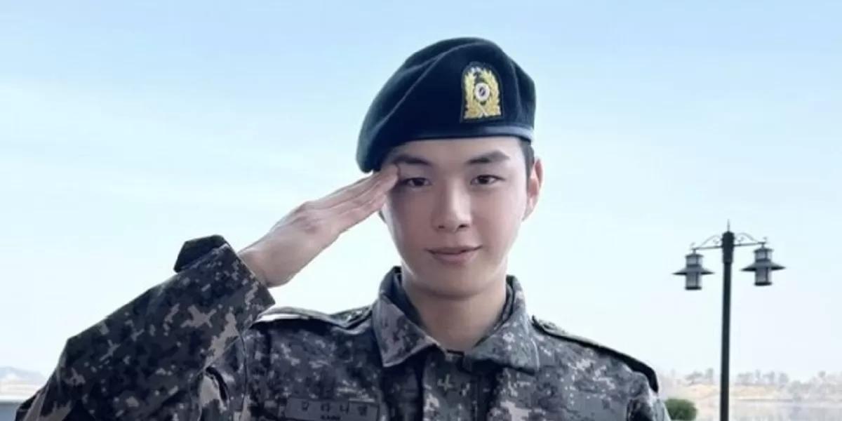 Selesaikan Latihan Dasar, Kang Daniel Bagikan Kabar Terbaru untuk Penggemar di Pelatihan Militer!