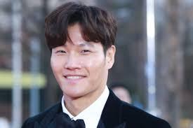 Cha Tae Hyun mengungkap temannya punya pacar di Amerika.