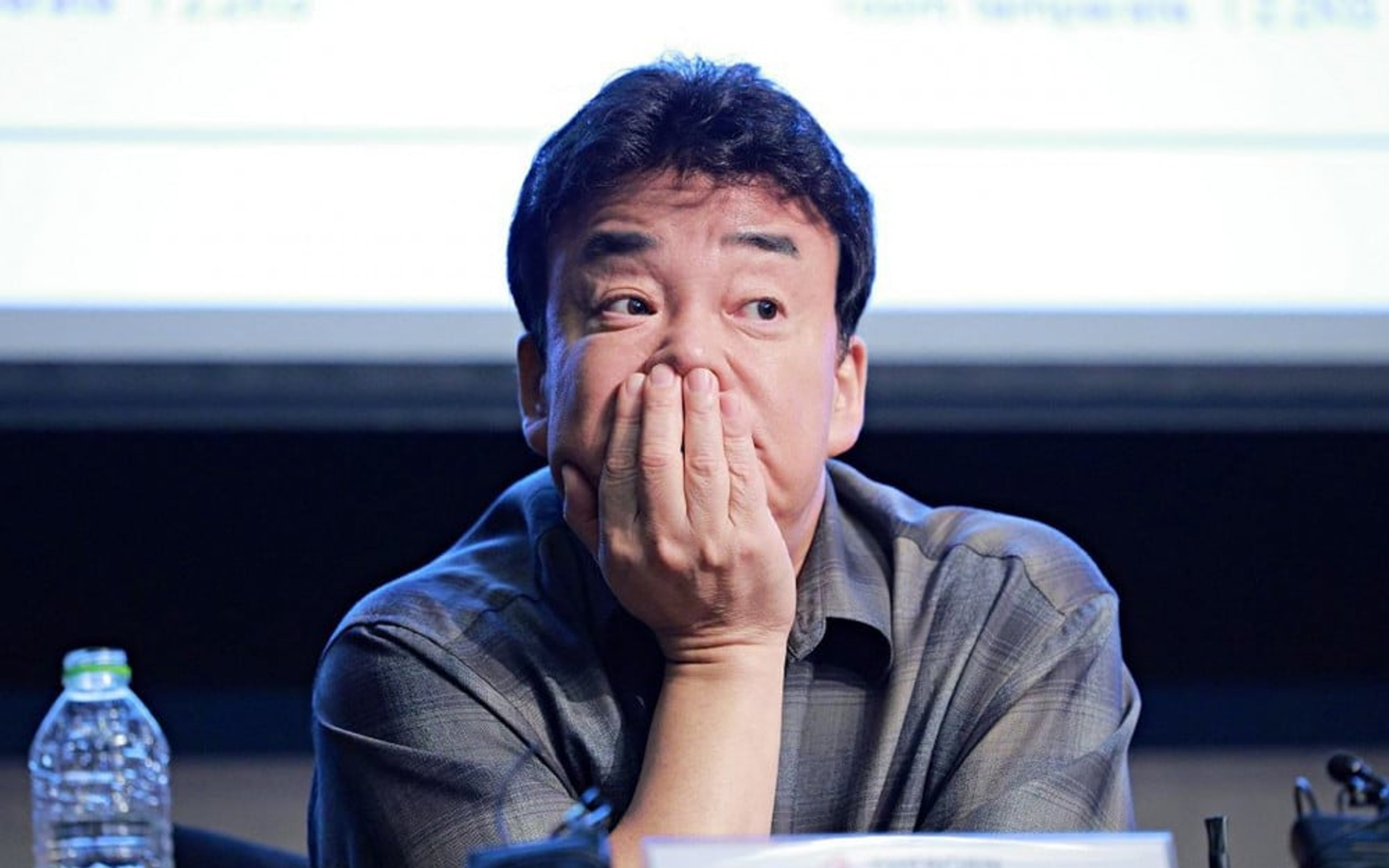 Baek Jong Won issues an apology following the series of controversies surrounding his food company