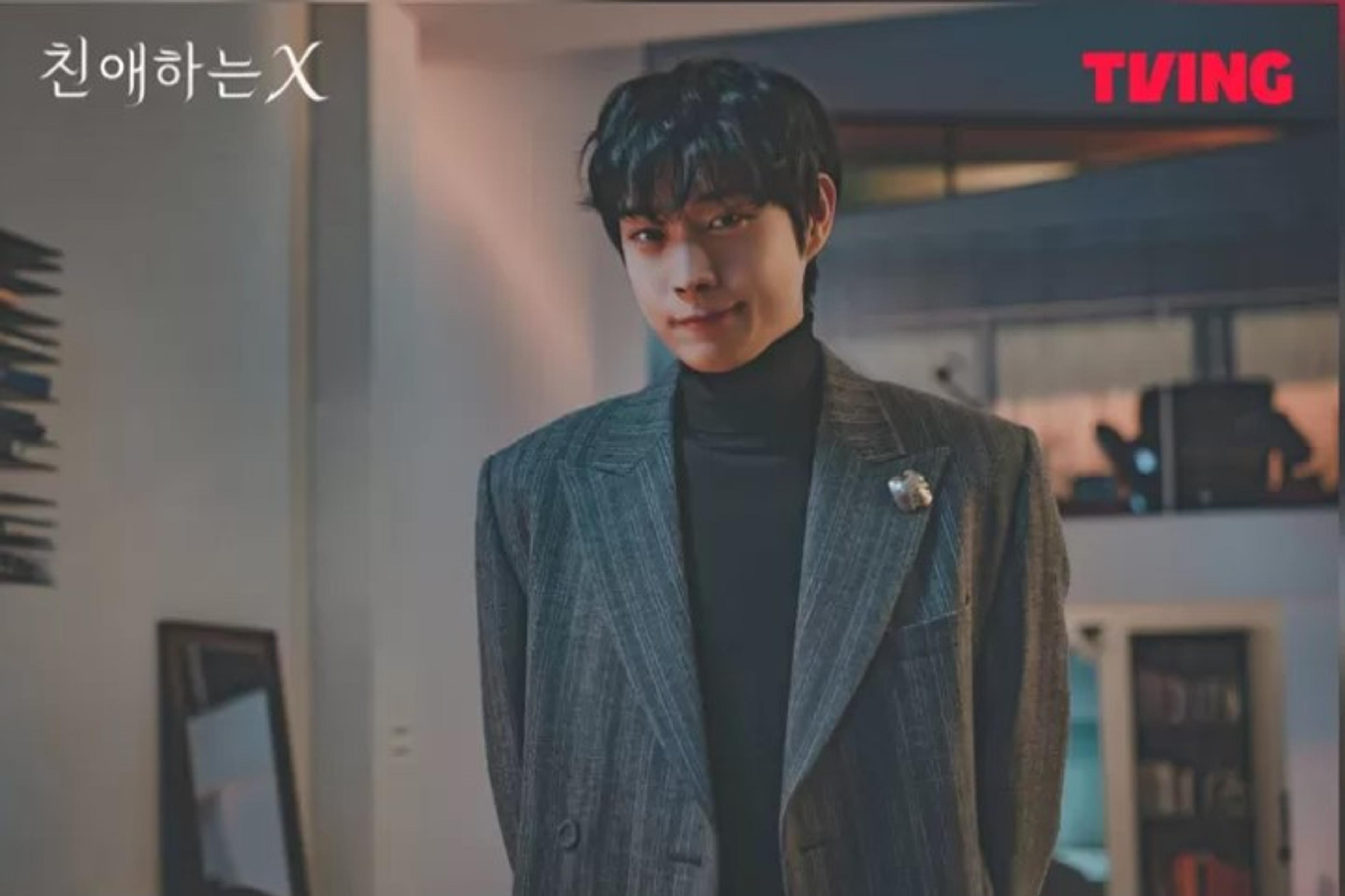 Kim Young Dae Cerita Kerja Bareng Kim Yoo Jung di Dear X: Adik Rasa Senior, Sangat Profesional!