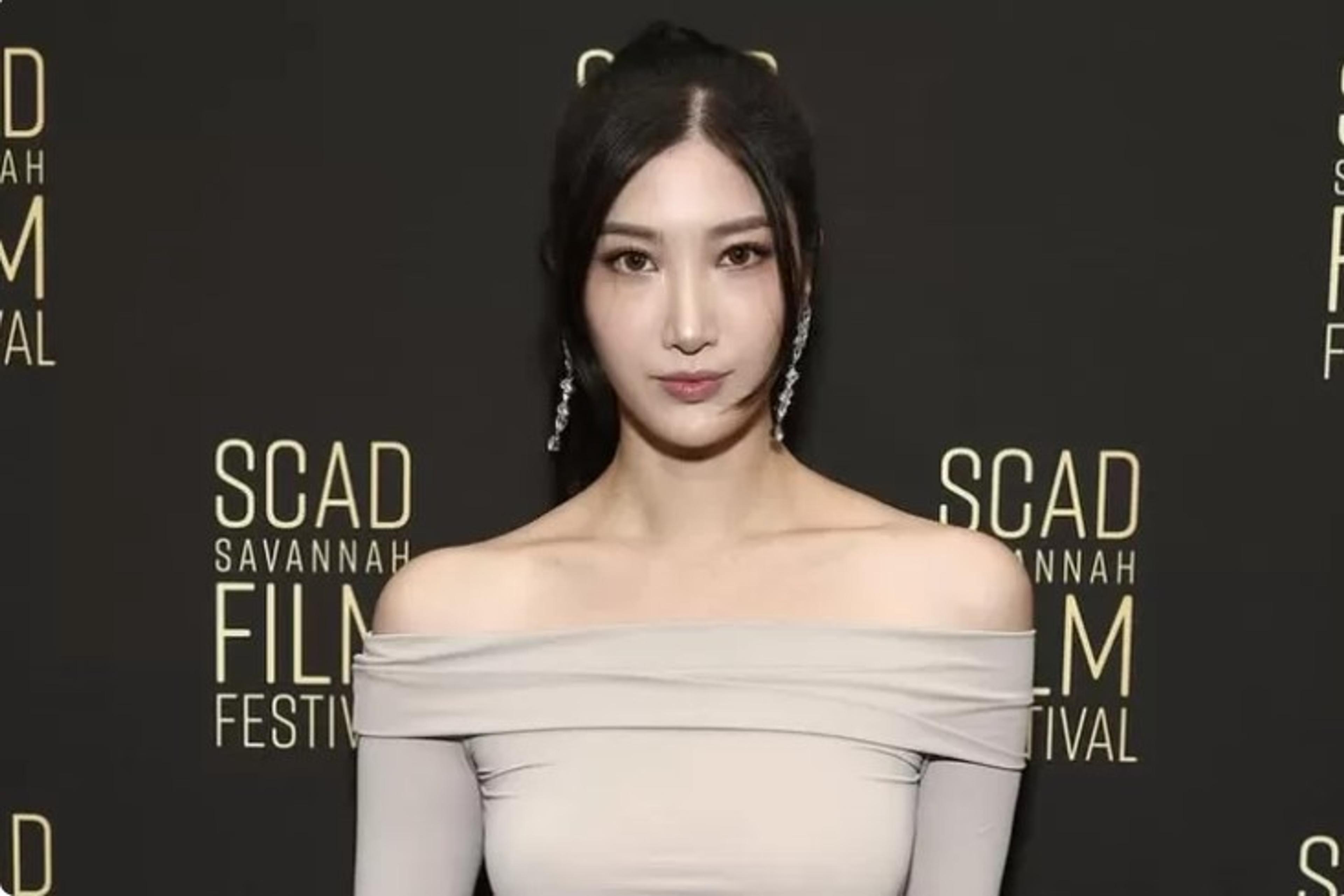 GOLDEN Tembus Grammy Awards, EJAE Tulis Pesan Menyentuh untuk Fans!