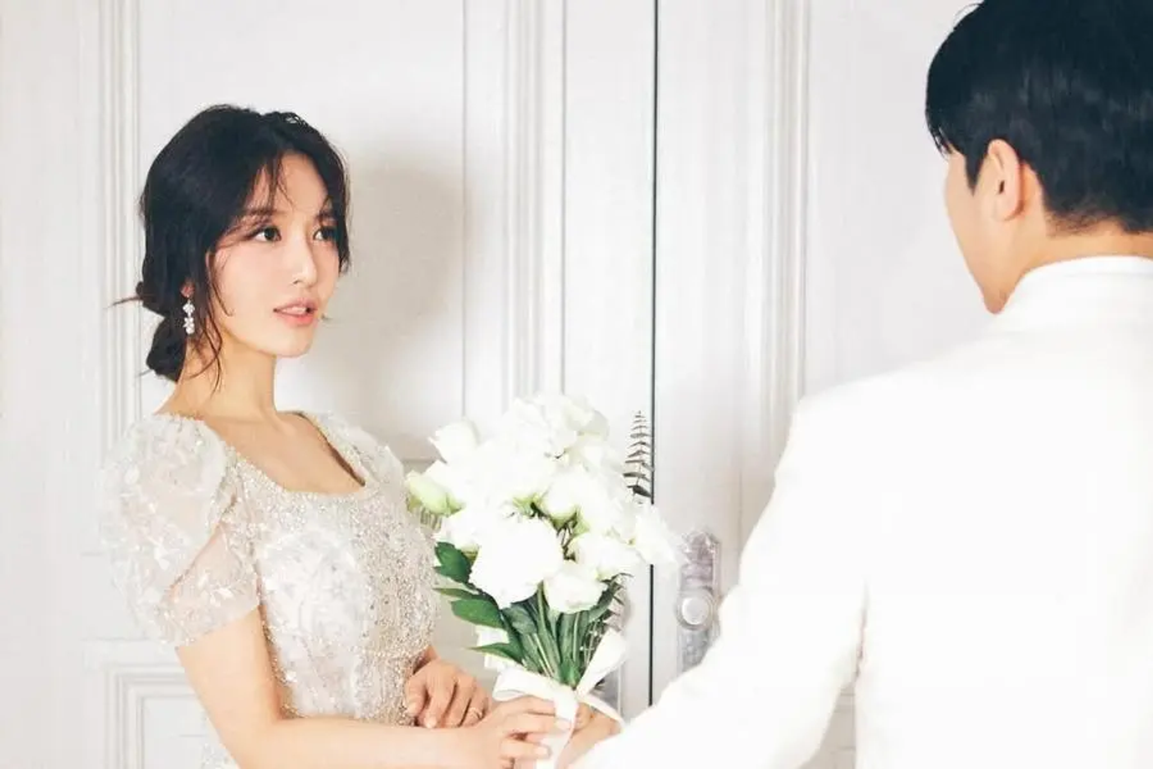 AOA's Dohwa Announces Marriage Plans