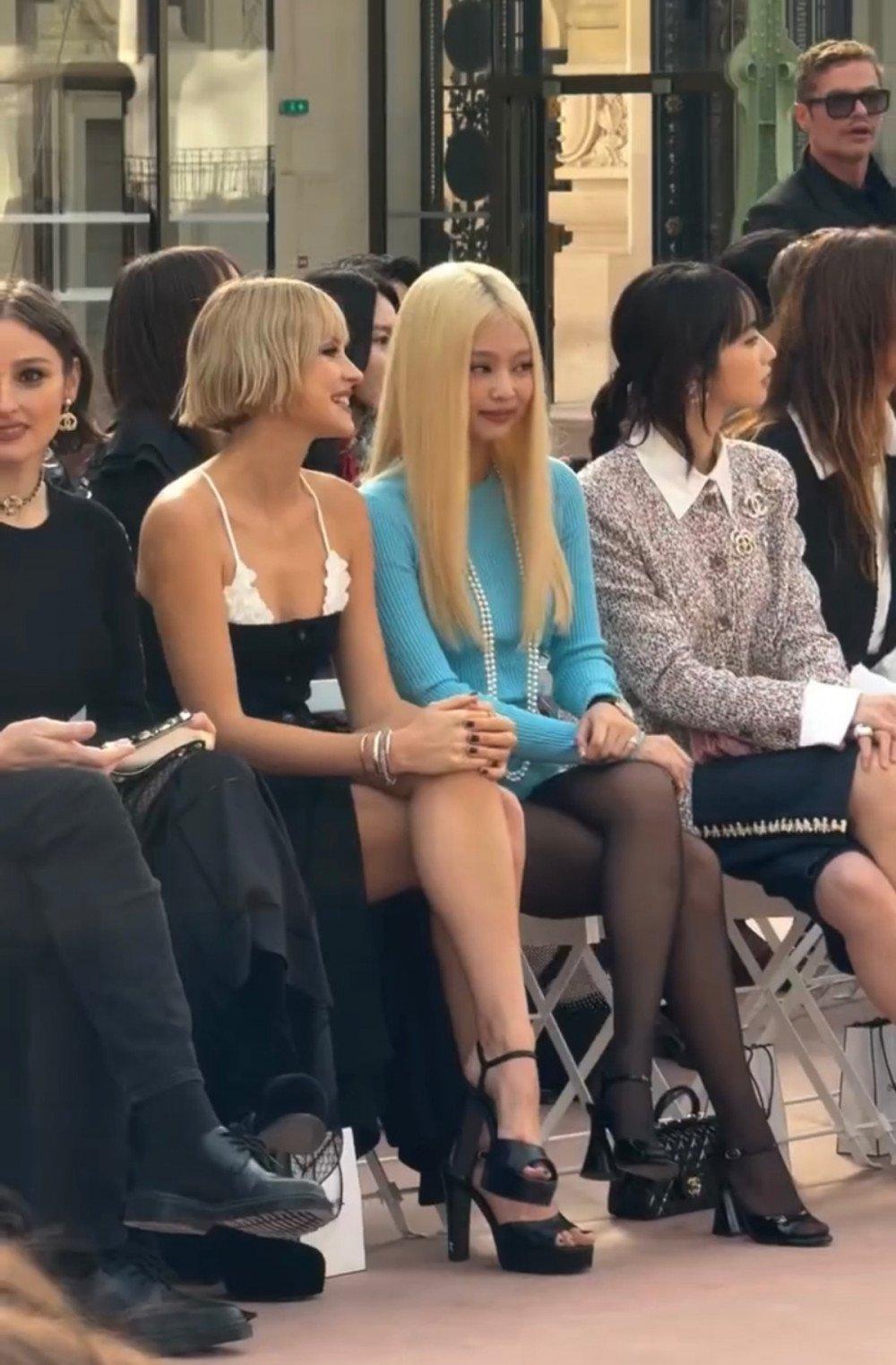 Jennie at Chanel Show : Vanity Fair France