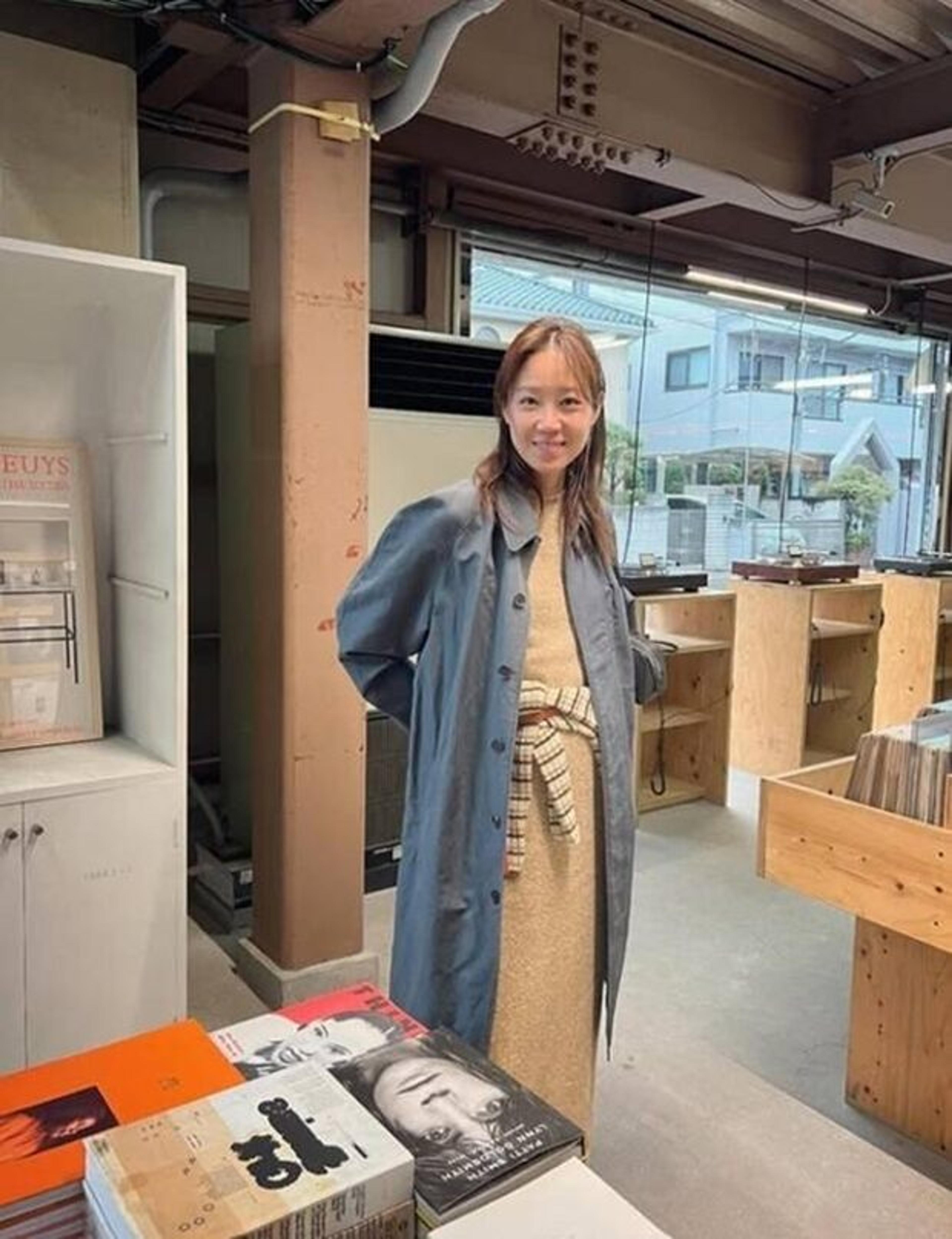 Gong Hyo Jin Tanggapi Rumor Kehamilan Setelah Foto “Baby Bump” Viral