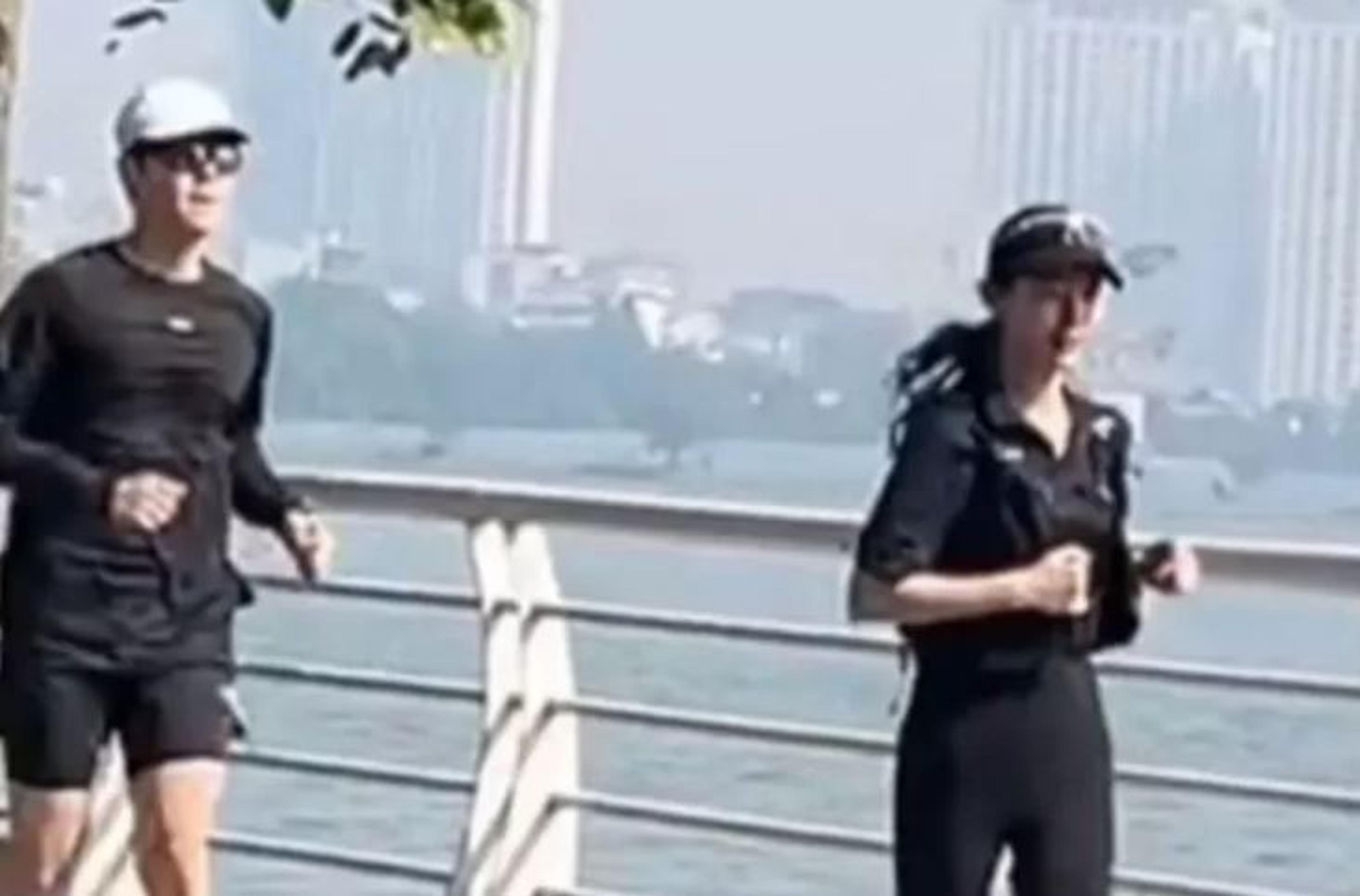 Terungkap! Alasan Suzy dan Kim Seon Ho Berlari Bersama di Vietnam